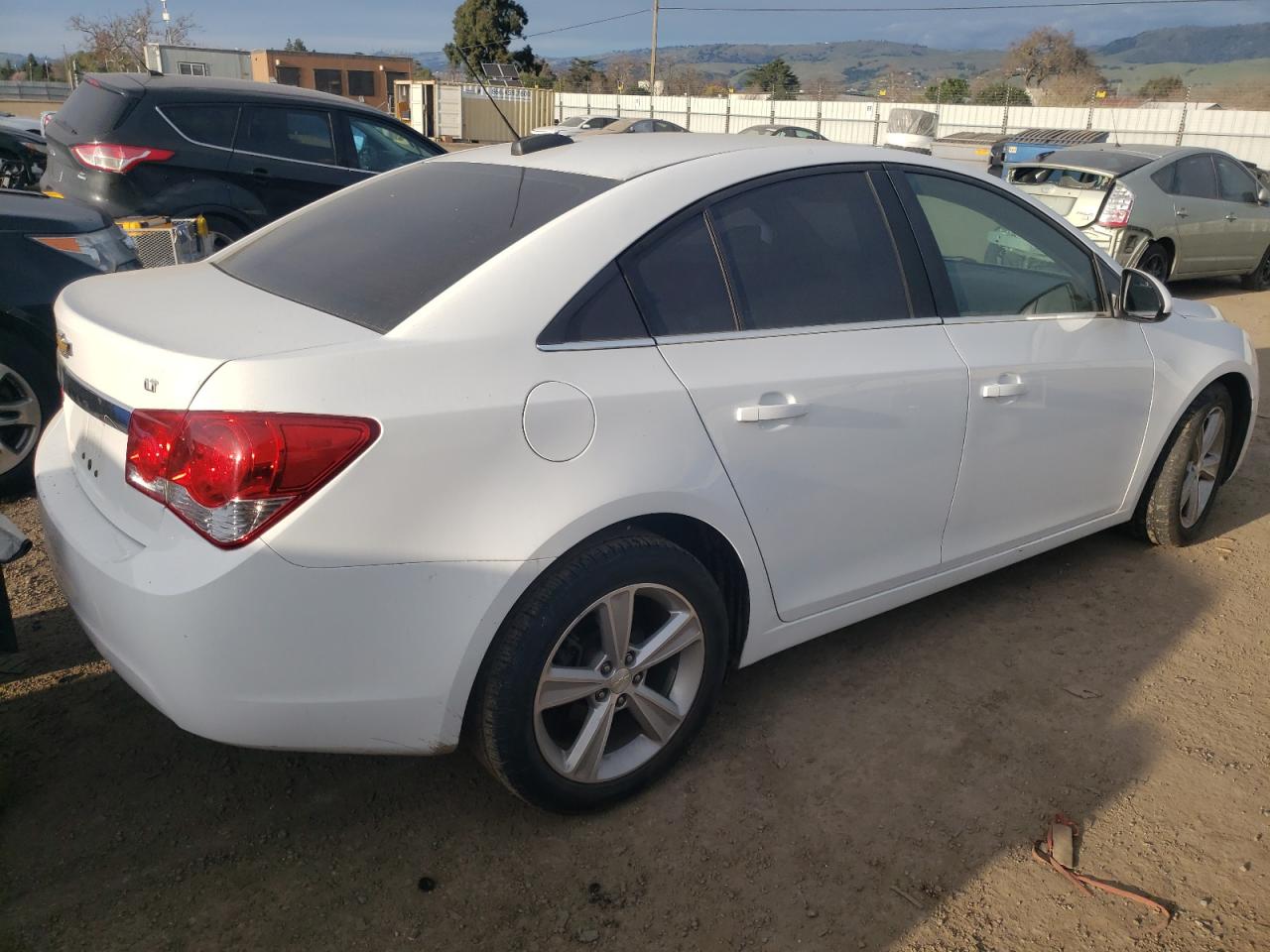 Photo 2 VIN: 1G1PE5SB9F7189932 - CHEVROLET CRUZE 