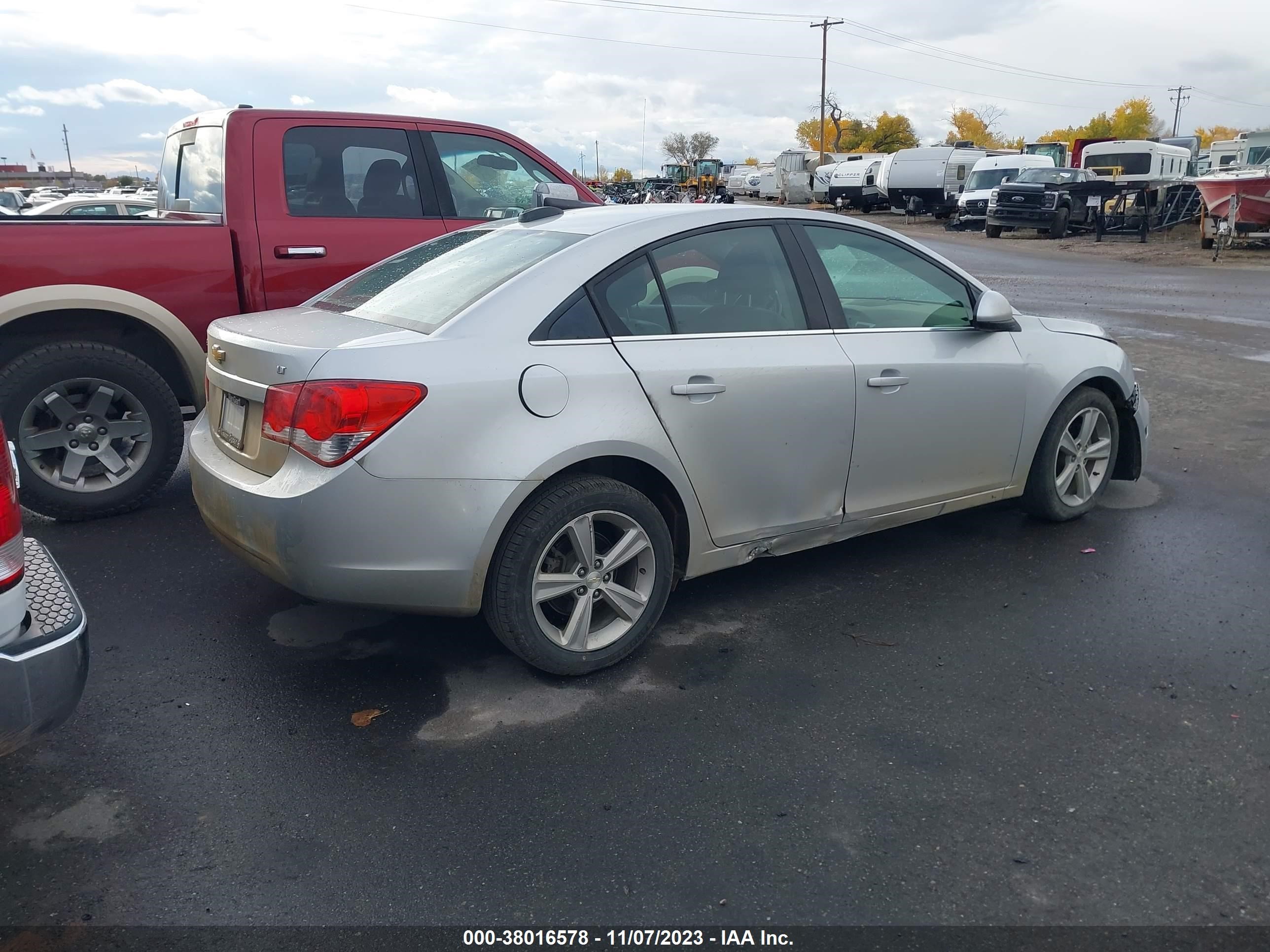 Photo 3 VIN: 1G1PE5SB9F7296415 - CHEVROLET CRUZE 