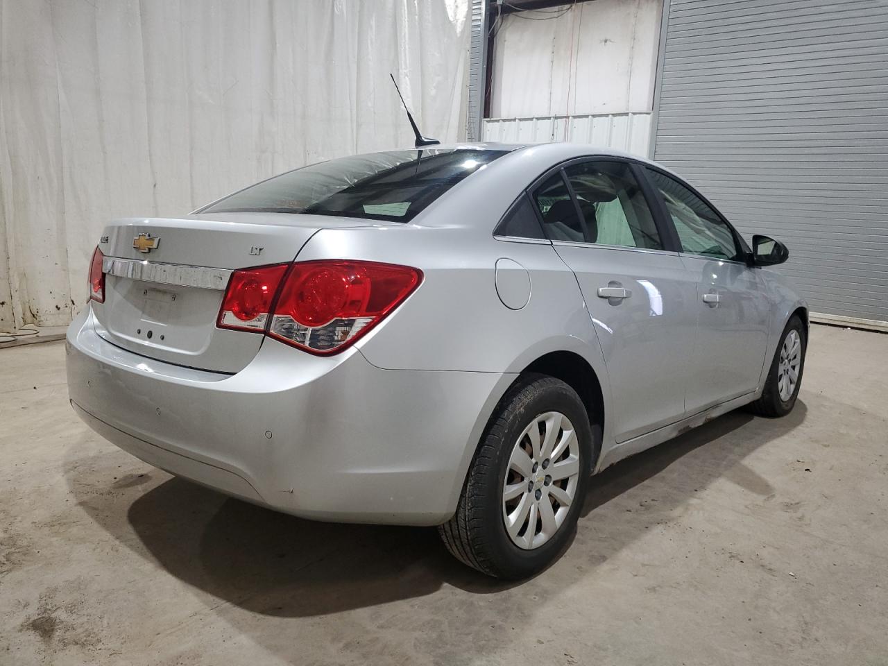 Photo 2 VIN: 1G1PF5S91B7279290 - CHEVROLET CRUZE 