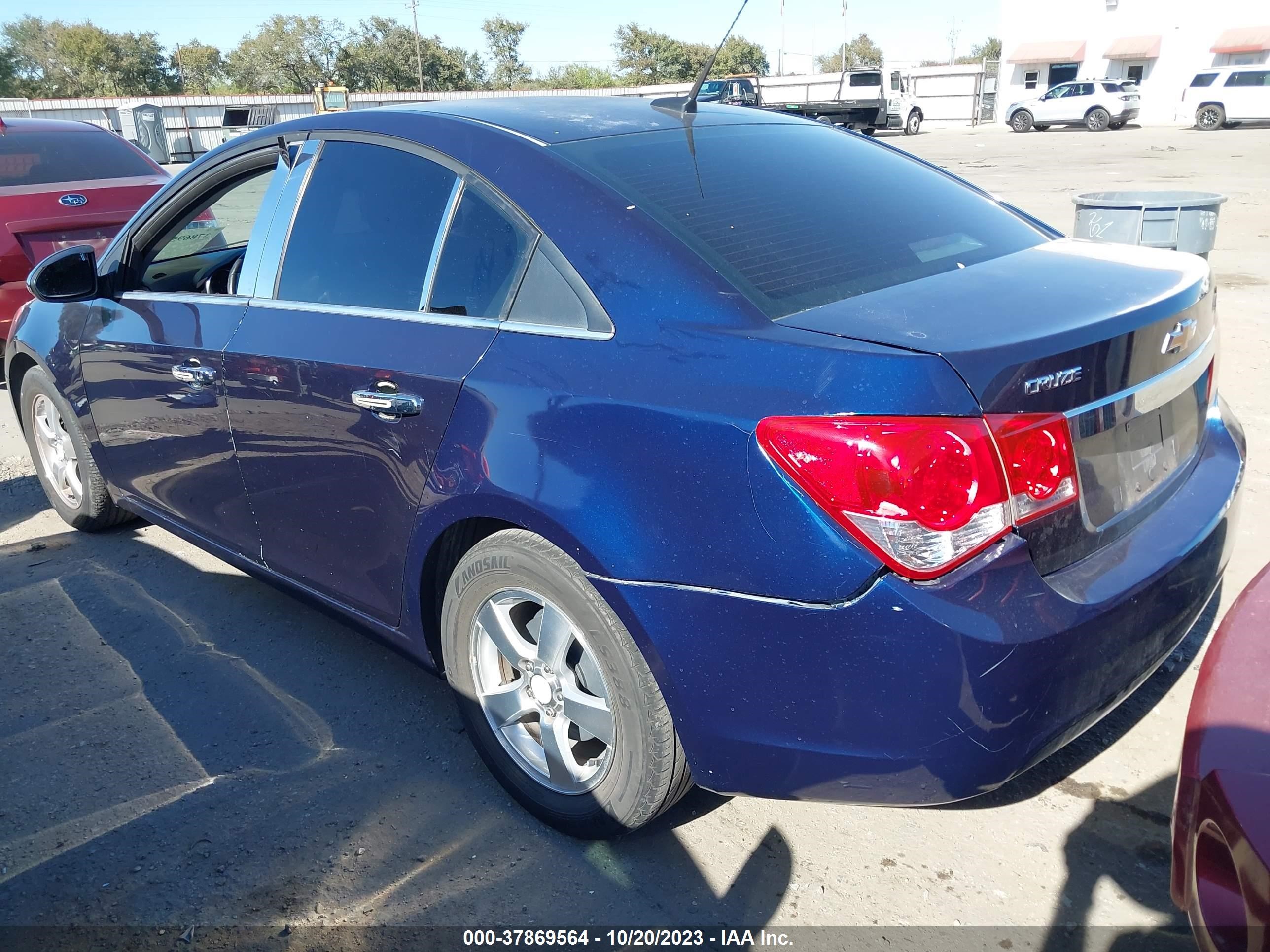 Photo 2 VIN: 1G1PF5S94B7156437 - CHEVROLET CRUZE 