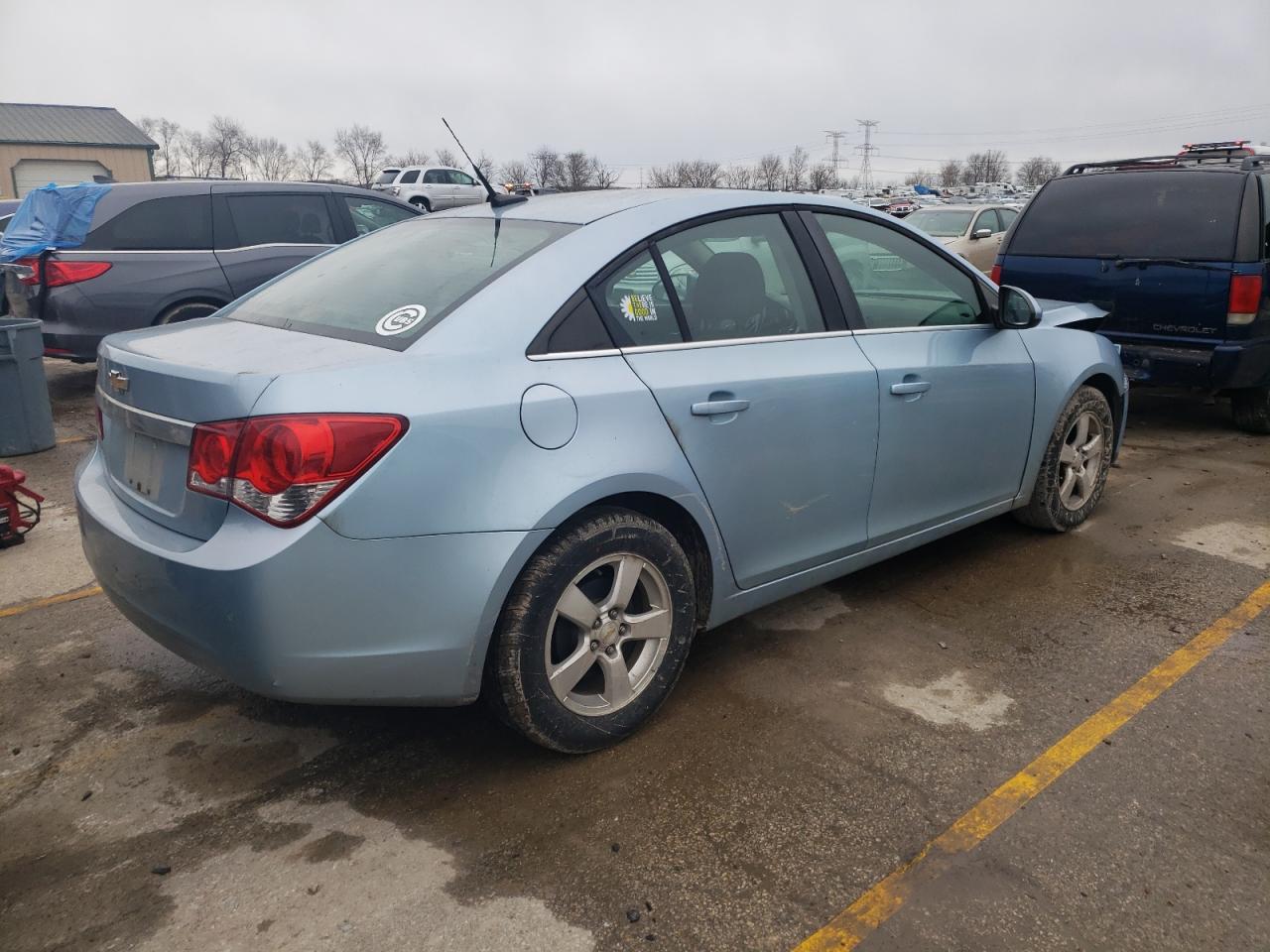 Photo 2 VIN: 1G1PF5S95B7141011 - CHEVROLET CRUZE 