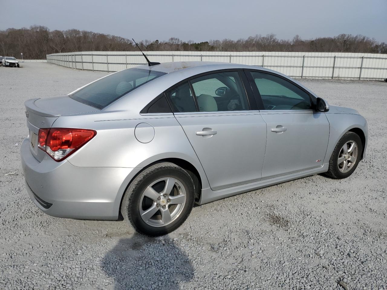 Photo 2 VIN: 1G1PF5S96B7219487 - CHEVROLET CRUZE 