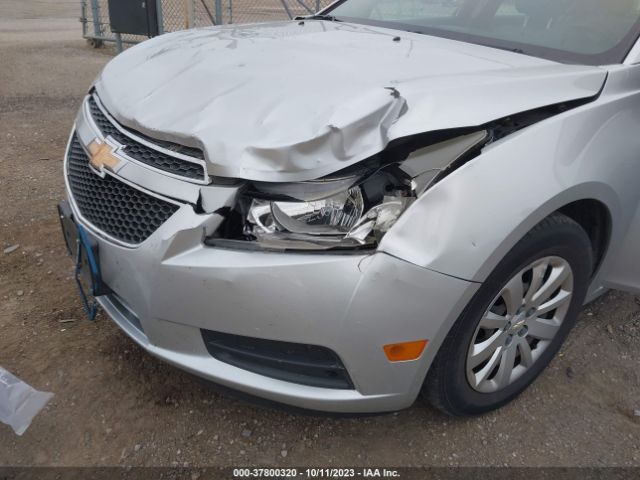 Photo 5 VIN: 1G1PF5S97B7203895 - CHEVROLET CRUZE 