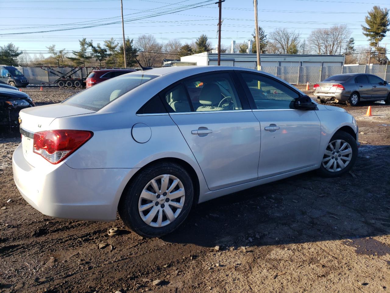 Photo 2 VIN: 1G1PF5S97B7273591 - CHEVROLET CRUZE 