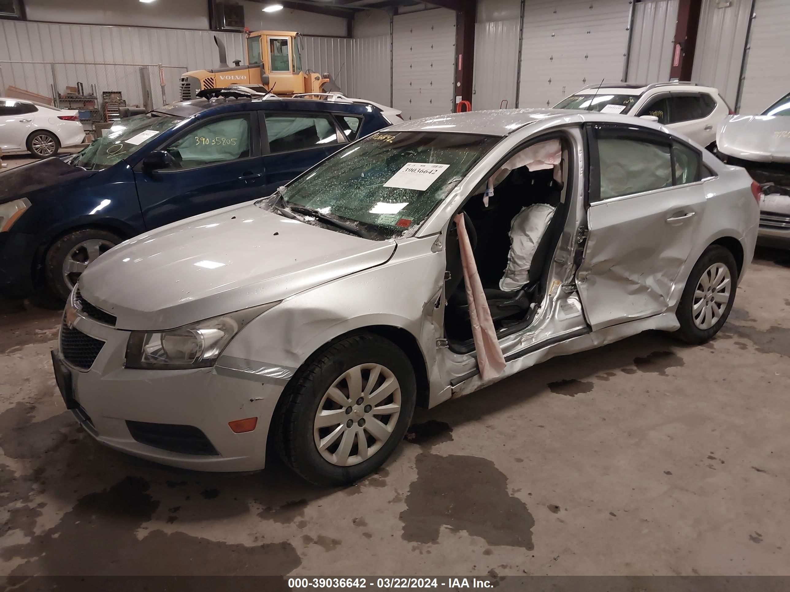 Photo 1 VIN: 1G1PF5S98B7272241 - CHEVROLET CRUZE 