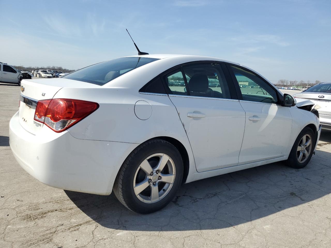 Photo 2 VIN: 1G1PF5S9XB7187322 - CHEVROLET CRUZE 