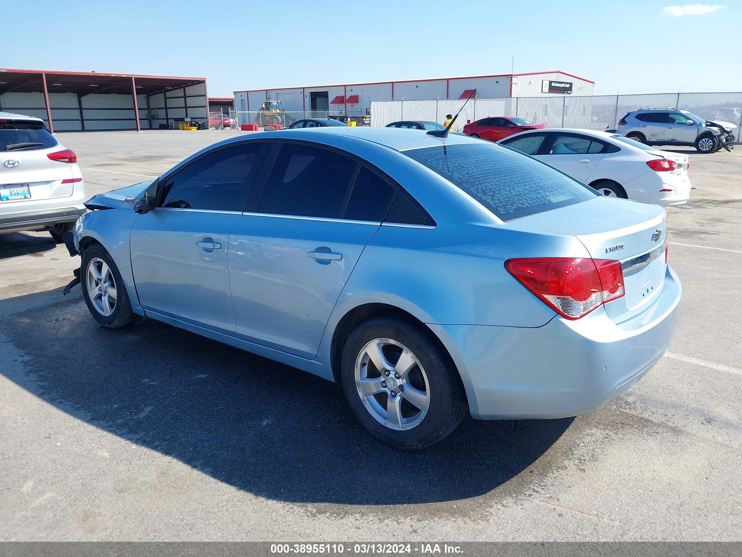 Photo 2 VIN: 1G1PF5S9XB7302310 - CHEVROLET CRUZE 