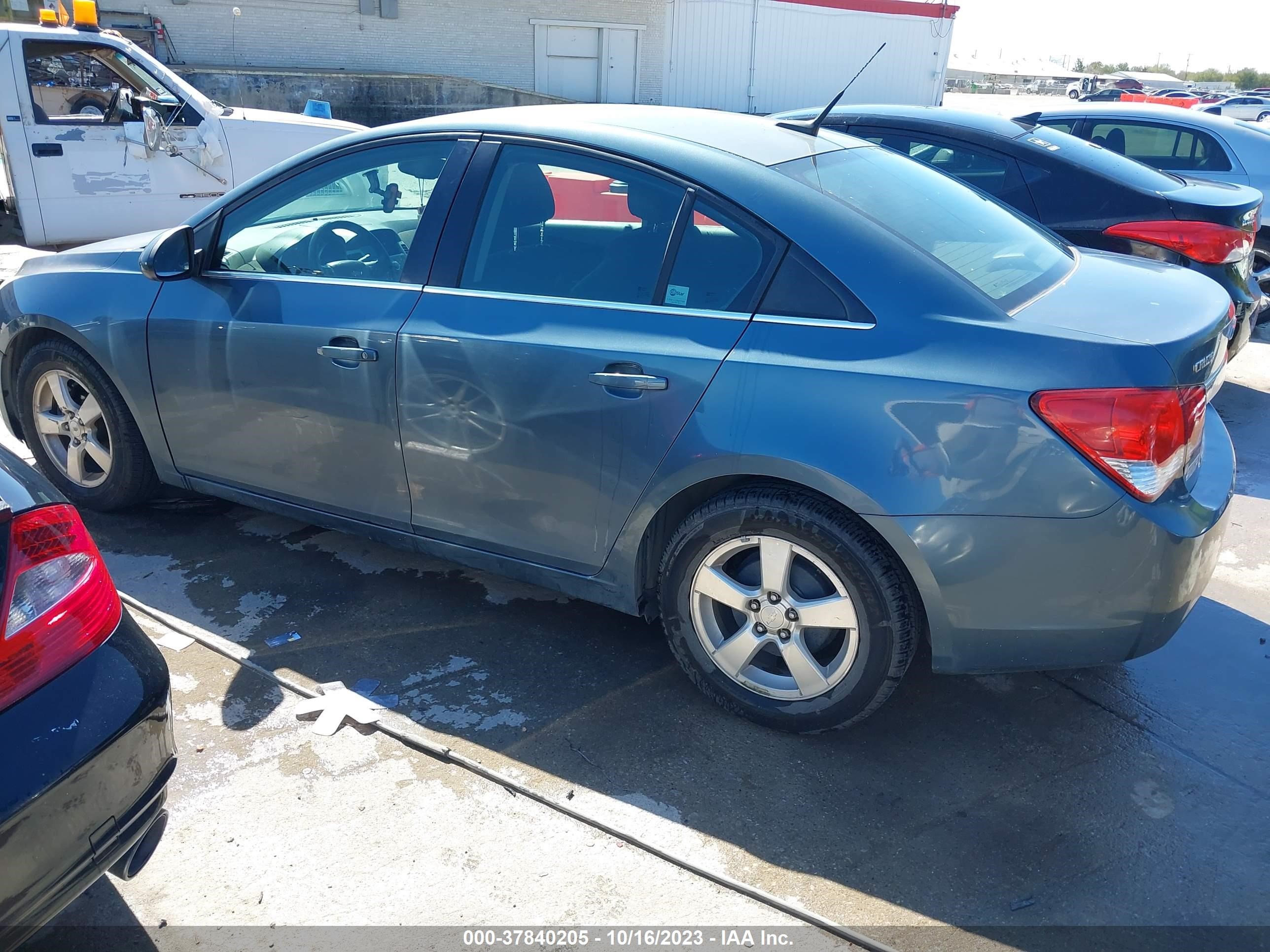 Photo 2 VIN: 1G1PF5SC1C7212587 - CHEVROLET CRUZE 