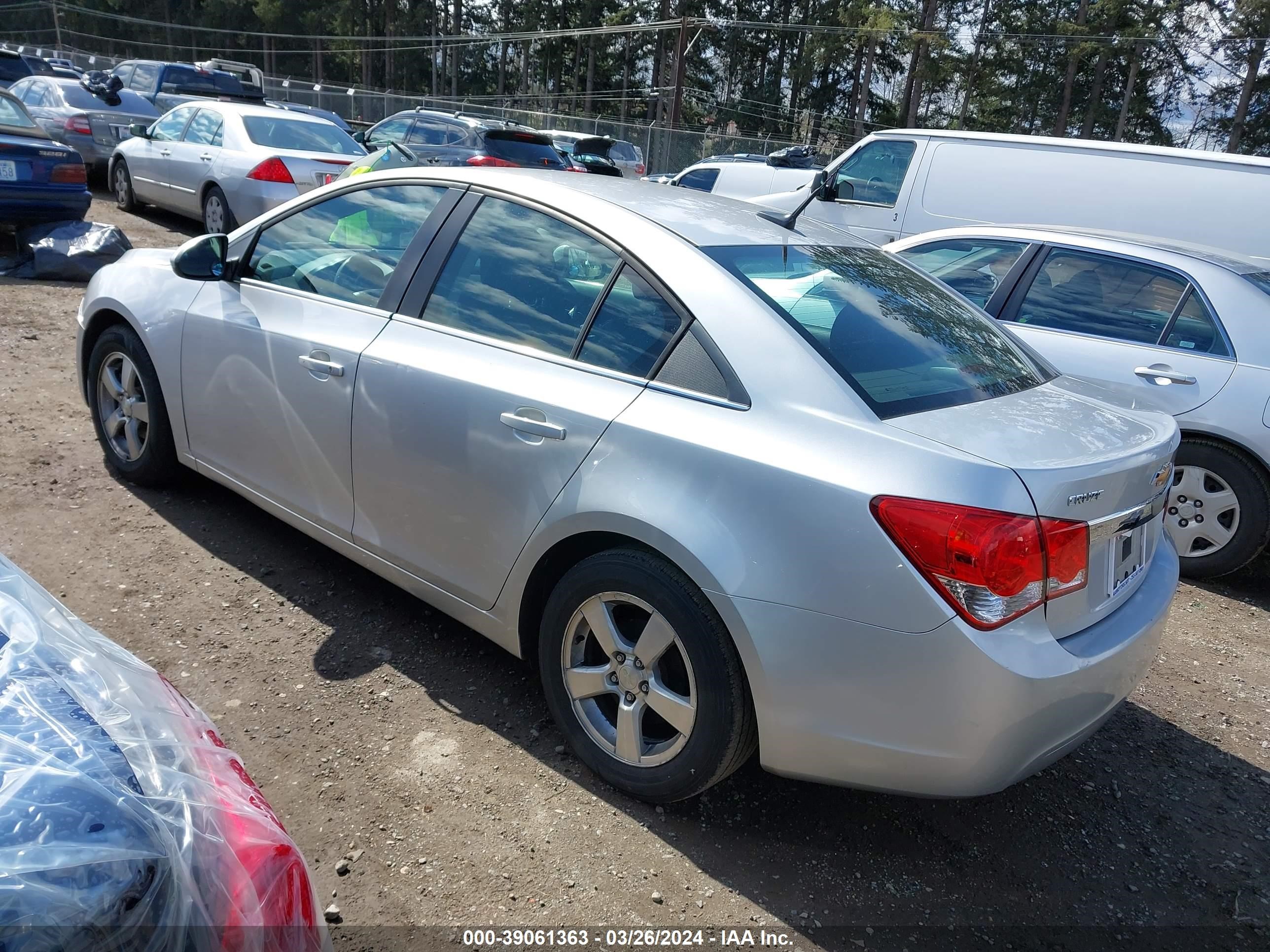 Photo 2 VIN: 1G1PF5SC3C7379615 - CHEVROLET CRUZE 