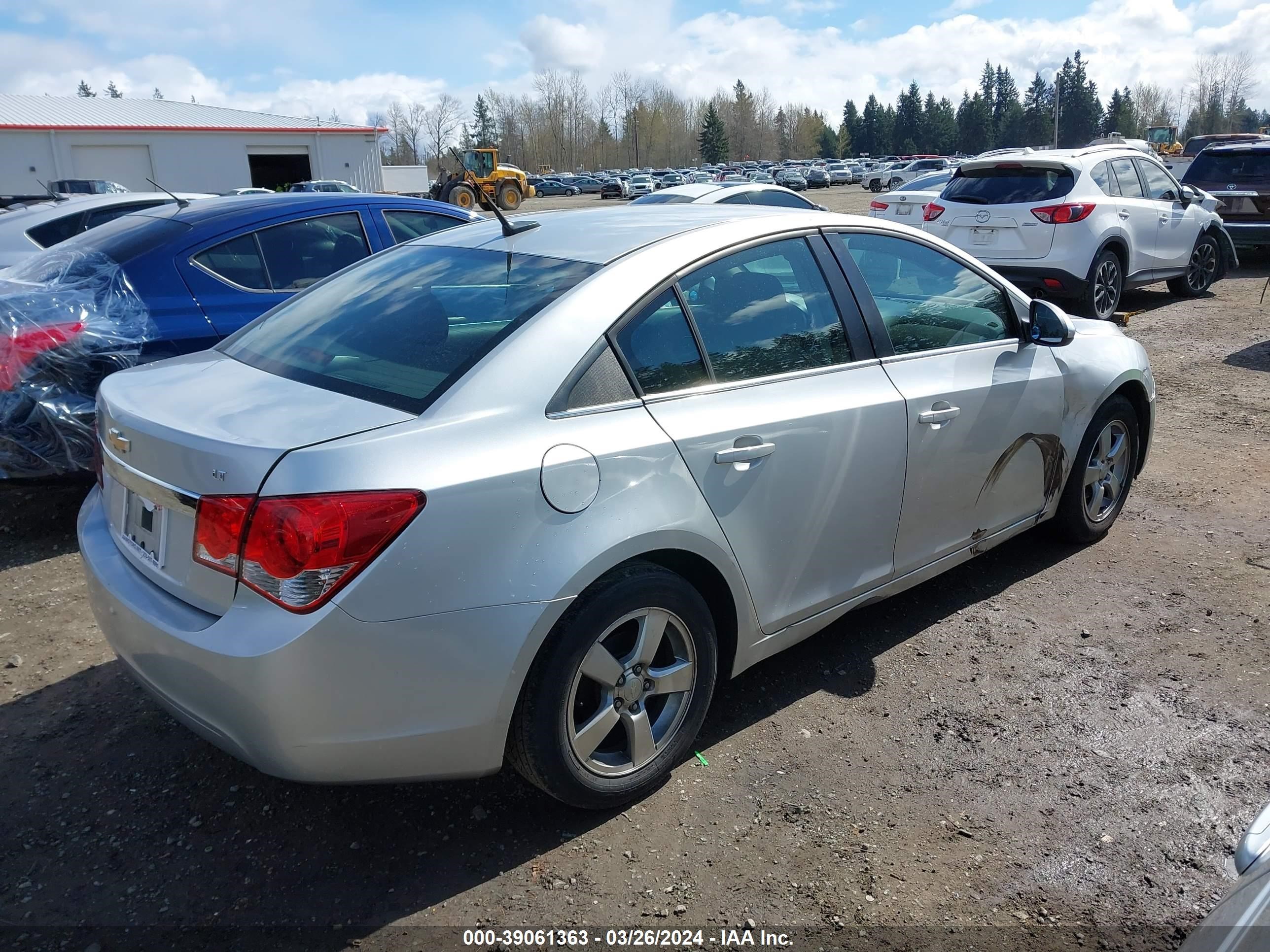 Photo 3 VIN: 1G1PF5SC3C7379615 - CHEVROLET CRUZE 