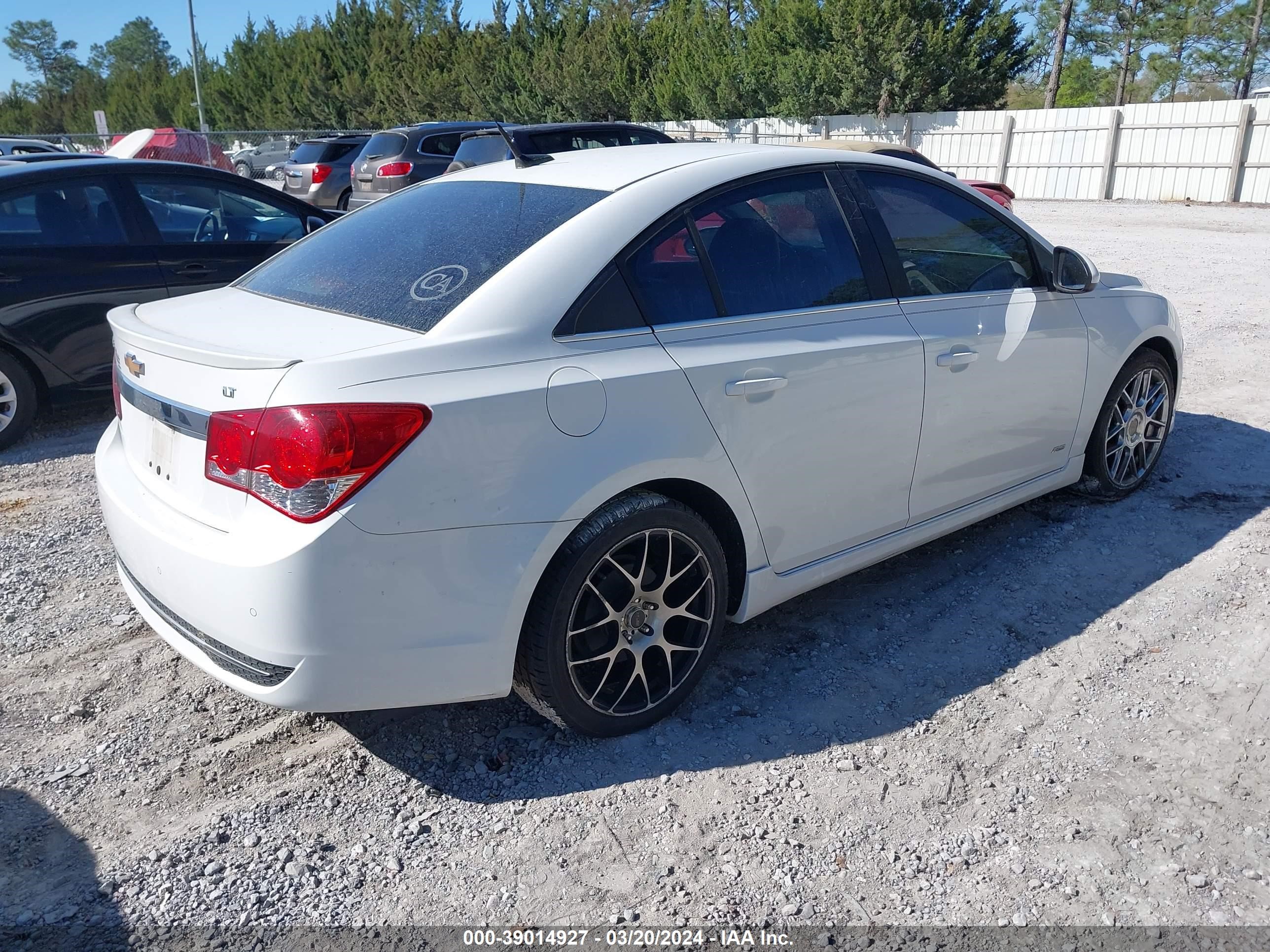 Photo 3 VIN: 1G1PF5SC6C7183734 - CHEVROLET CRUZE 