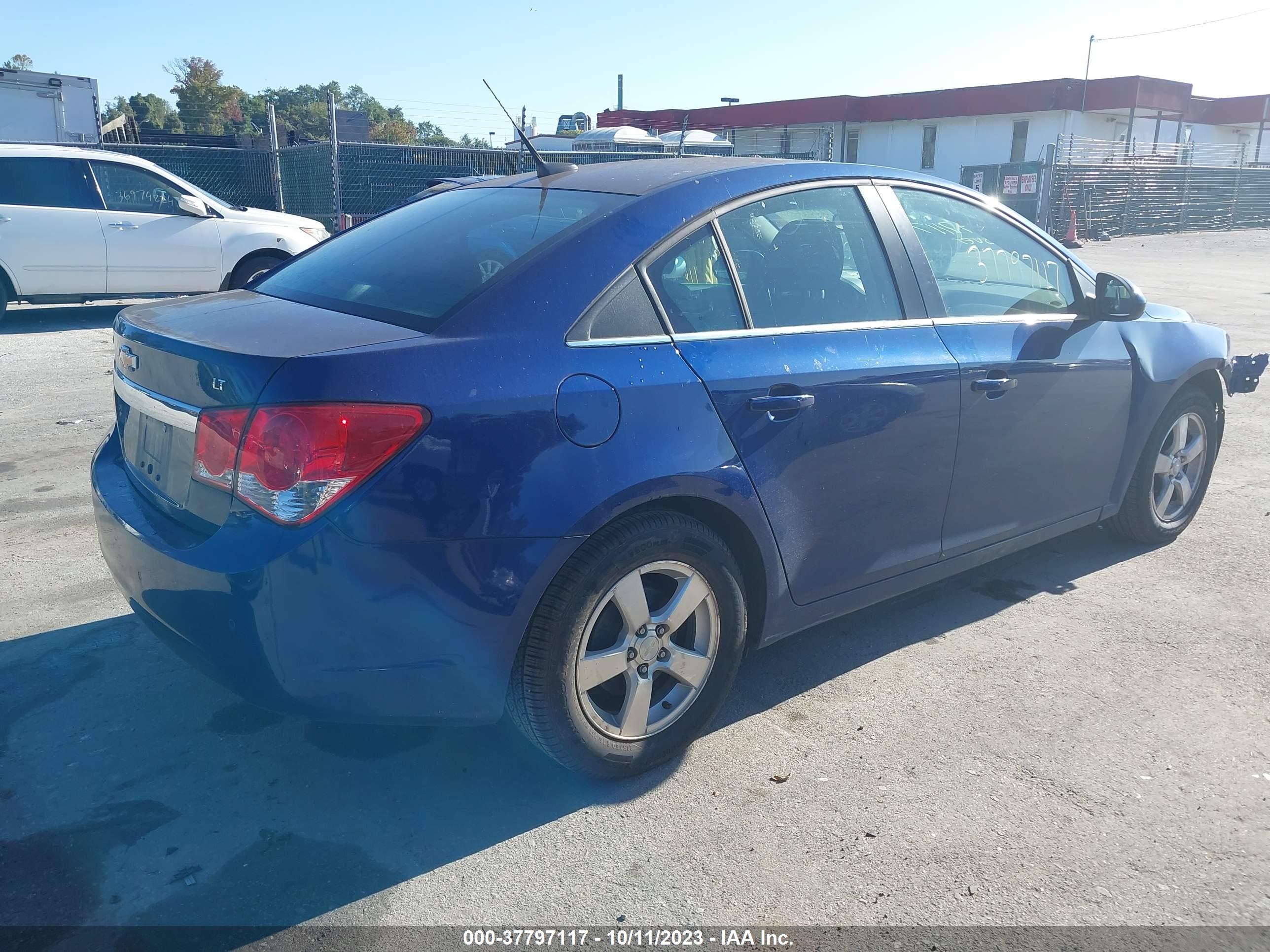 Photo 3 VIN: 1G1PF5SC7C7332801 - CHEVROLET CRUZE 