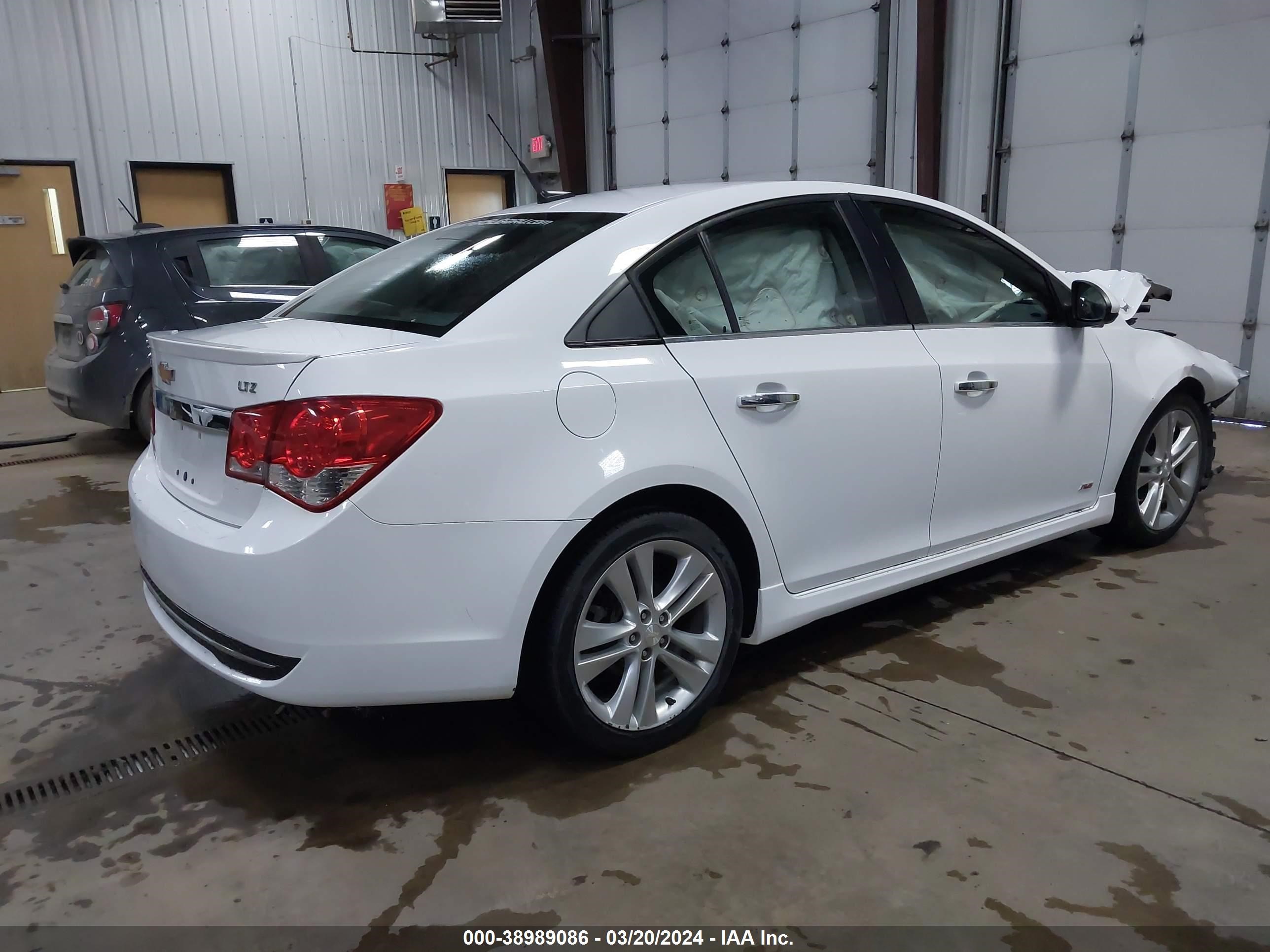 Photo 3 VIN: 1G1PG5SB0E7334798 - CHEVROLET CRUZE 