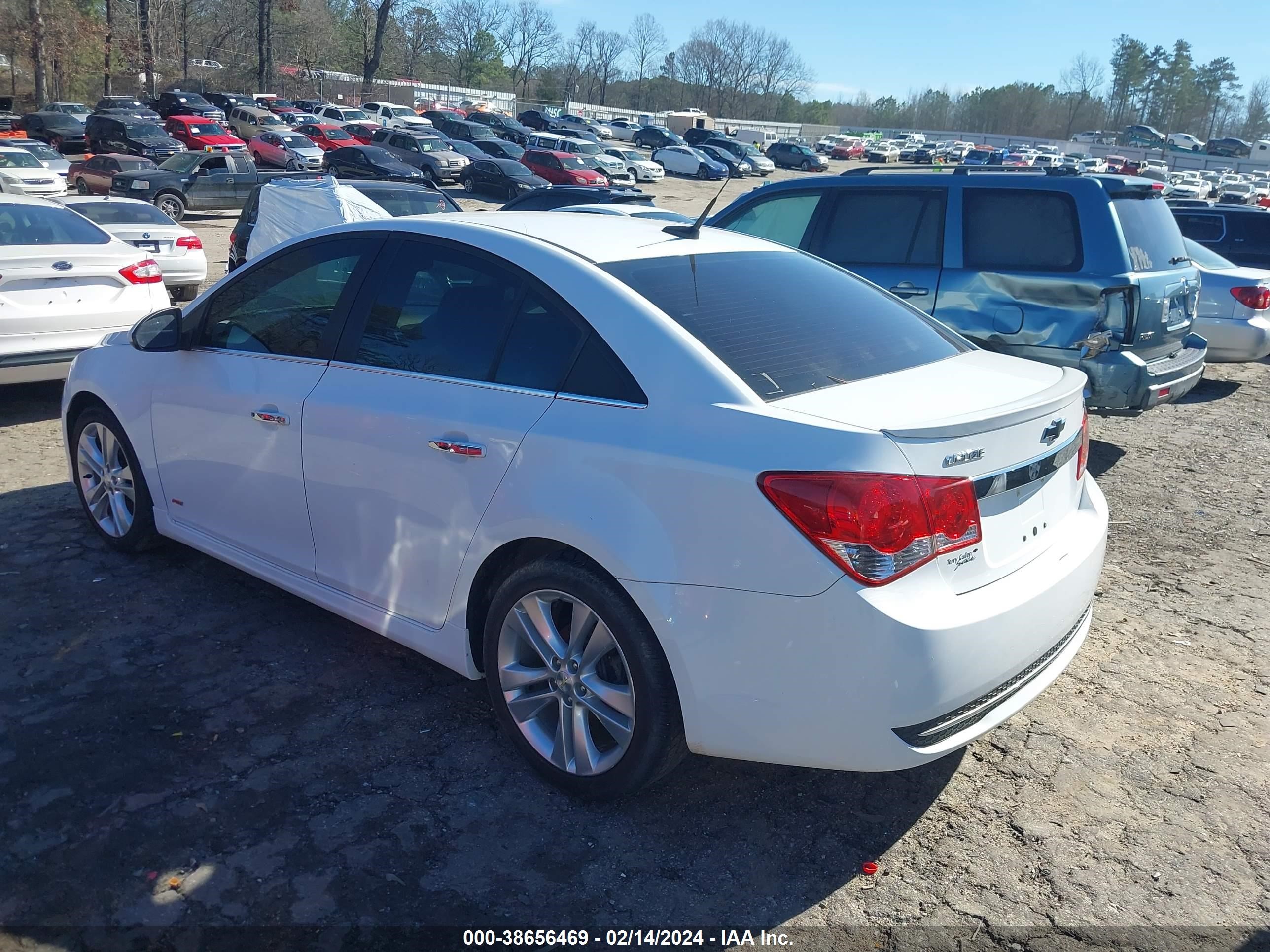 Photo 2 VIN: 1G1PG5SB2E7405399 - CHEVROLET CRUZE 