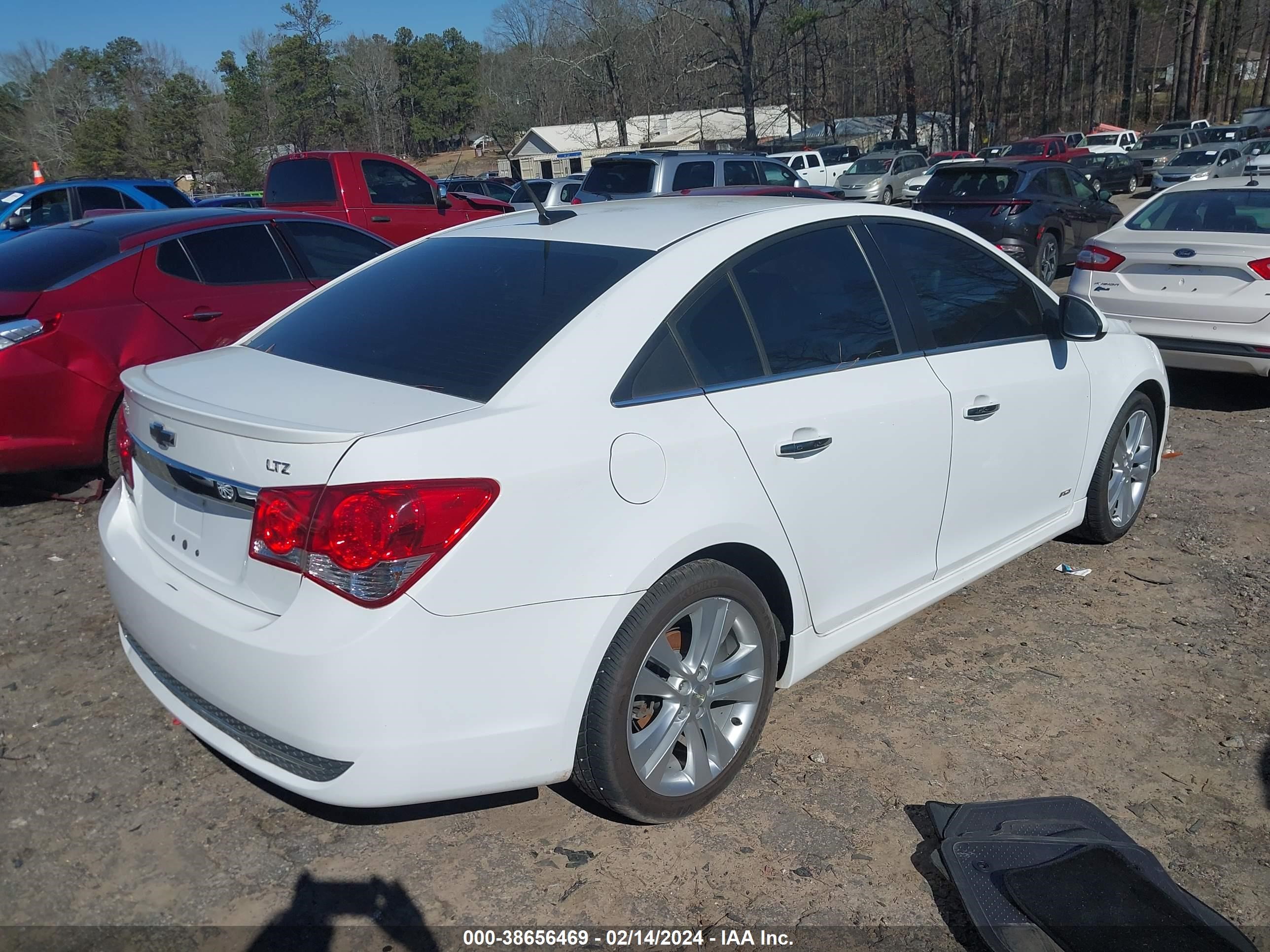 Photo 3 VIN: 1G1PG5SB2E7405399 - CHEVROLET CRUZE 