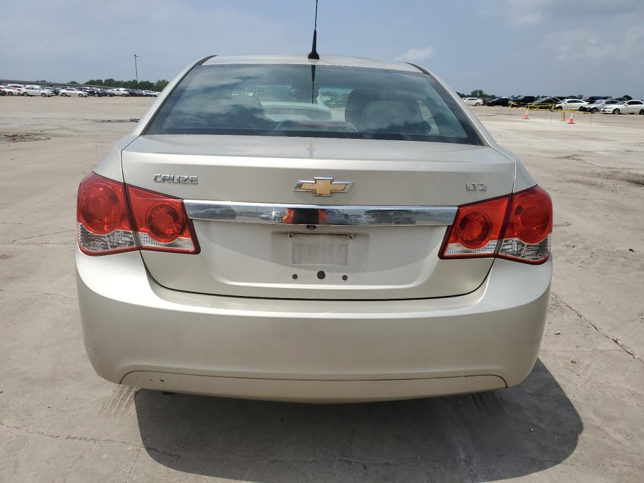 Photo 5 VIN: 1G1PG5SB5D7141495 - CHEVROLET CRUZE 