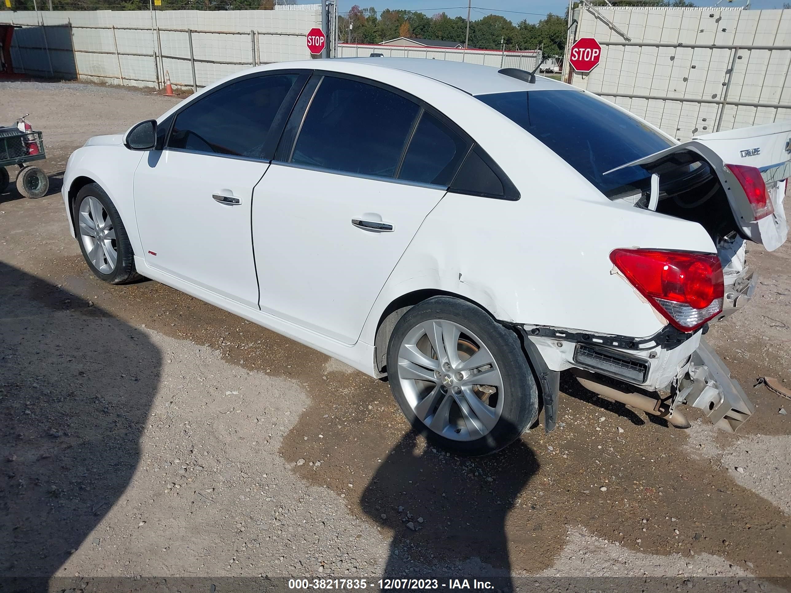 Photo 2 VIN: 1G1PG5SB6F7242824 - CHEVROLET CRUZE 