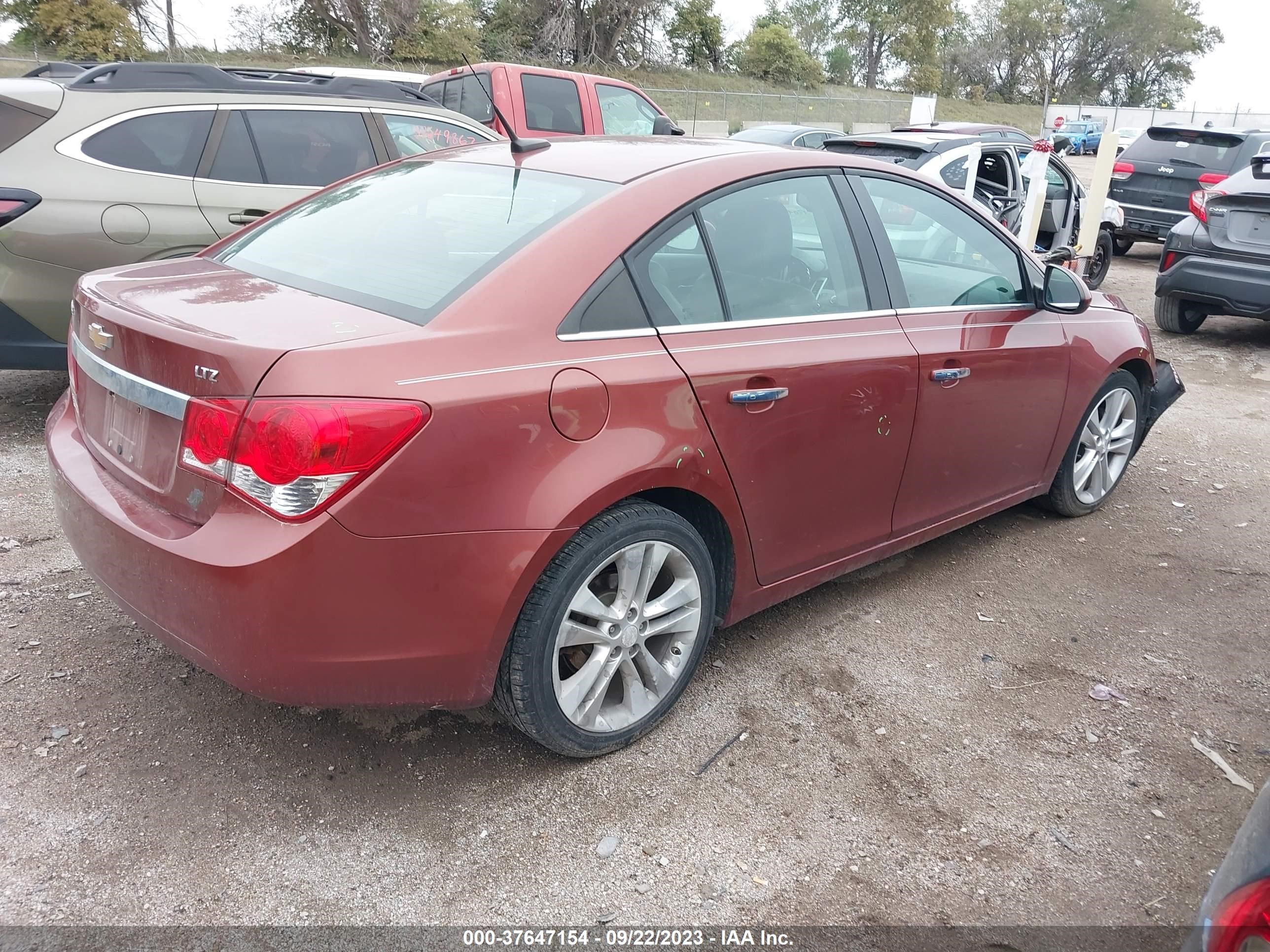 Photo 3 VIN: 1G1PG5SB8D7129888 - CHEVROLET CRUZE 