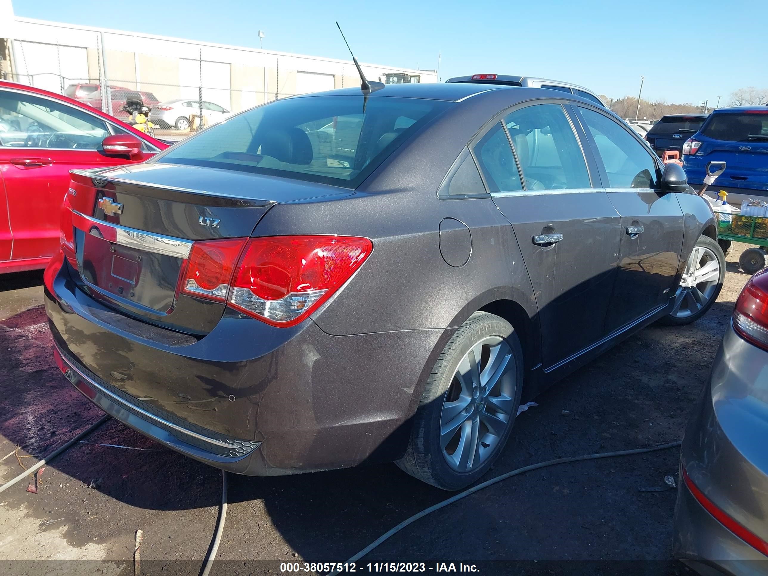 Photo 3 VIN: 1G1PG5SBXE7246177 - CHEVROLET CRUZE 