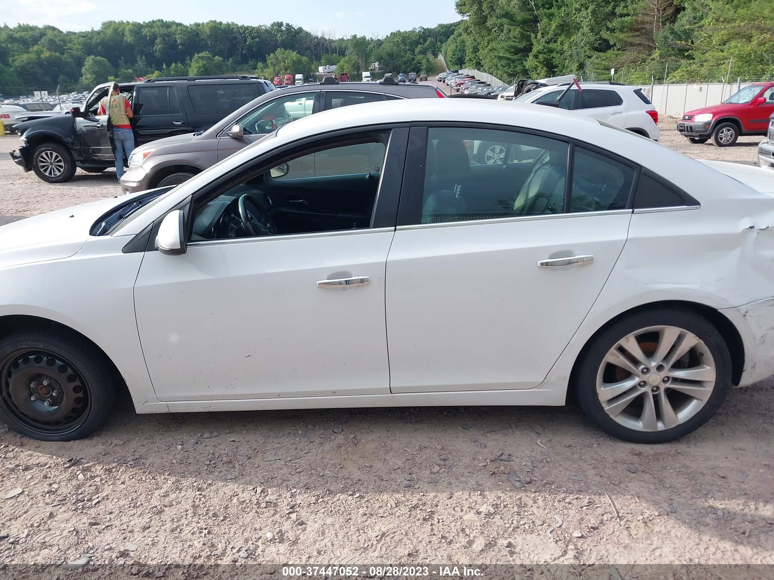 Photo 13 VIN: 1G1PG5SBXE7311674 - CHEVROLET CRUZE 