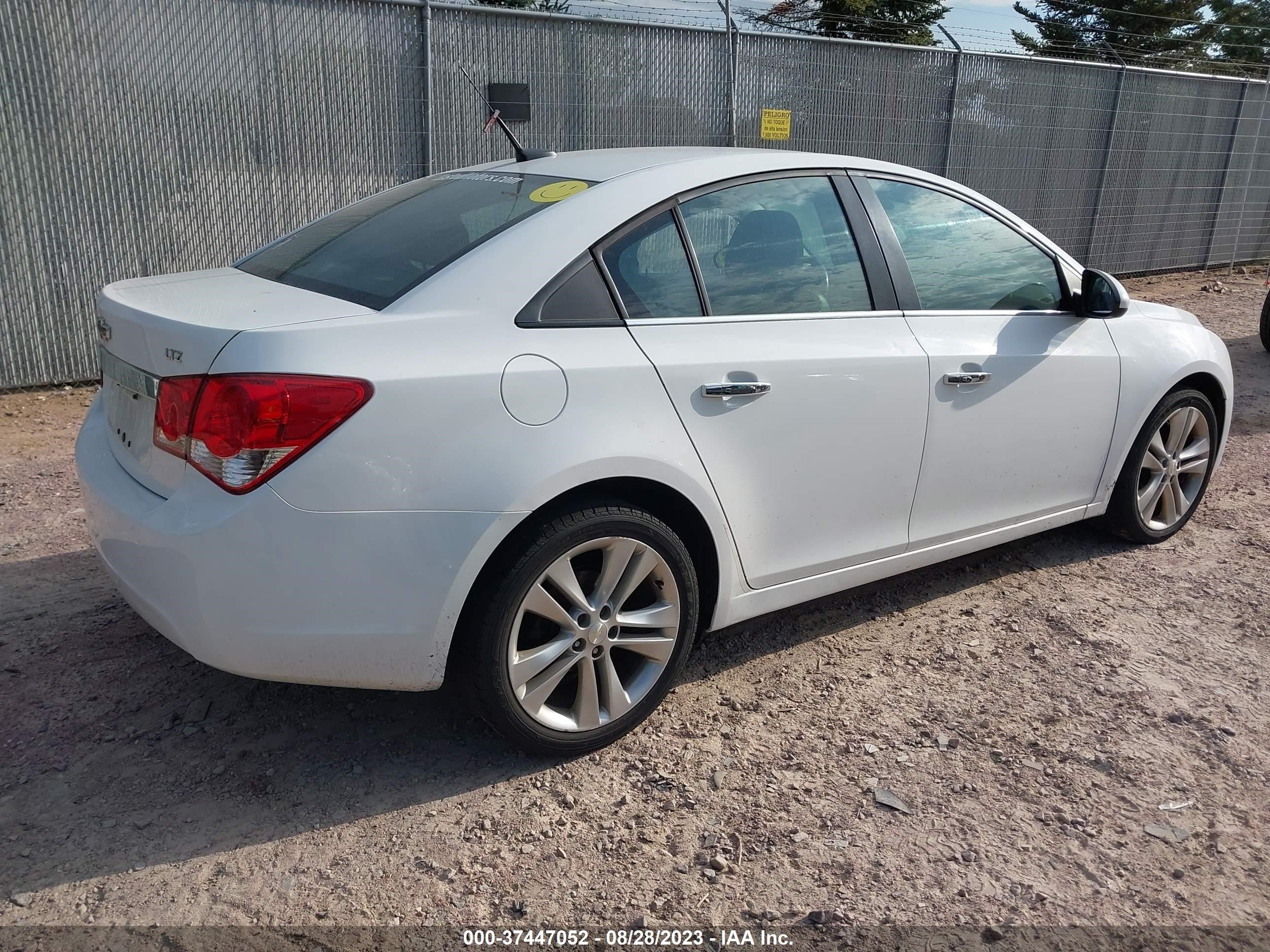 Photo 3 VIN: 1G1PG5SBXE7311674 - CHEVROLET CRUZE 