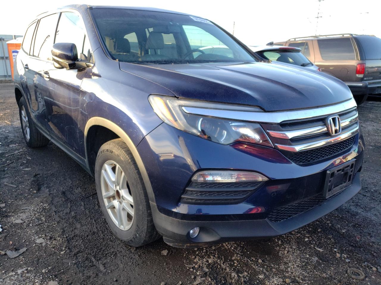 Photo 3 VIN: 1G1PG5SC2C7348109 - HONDA PILOT 