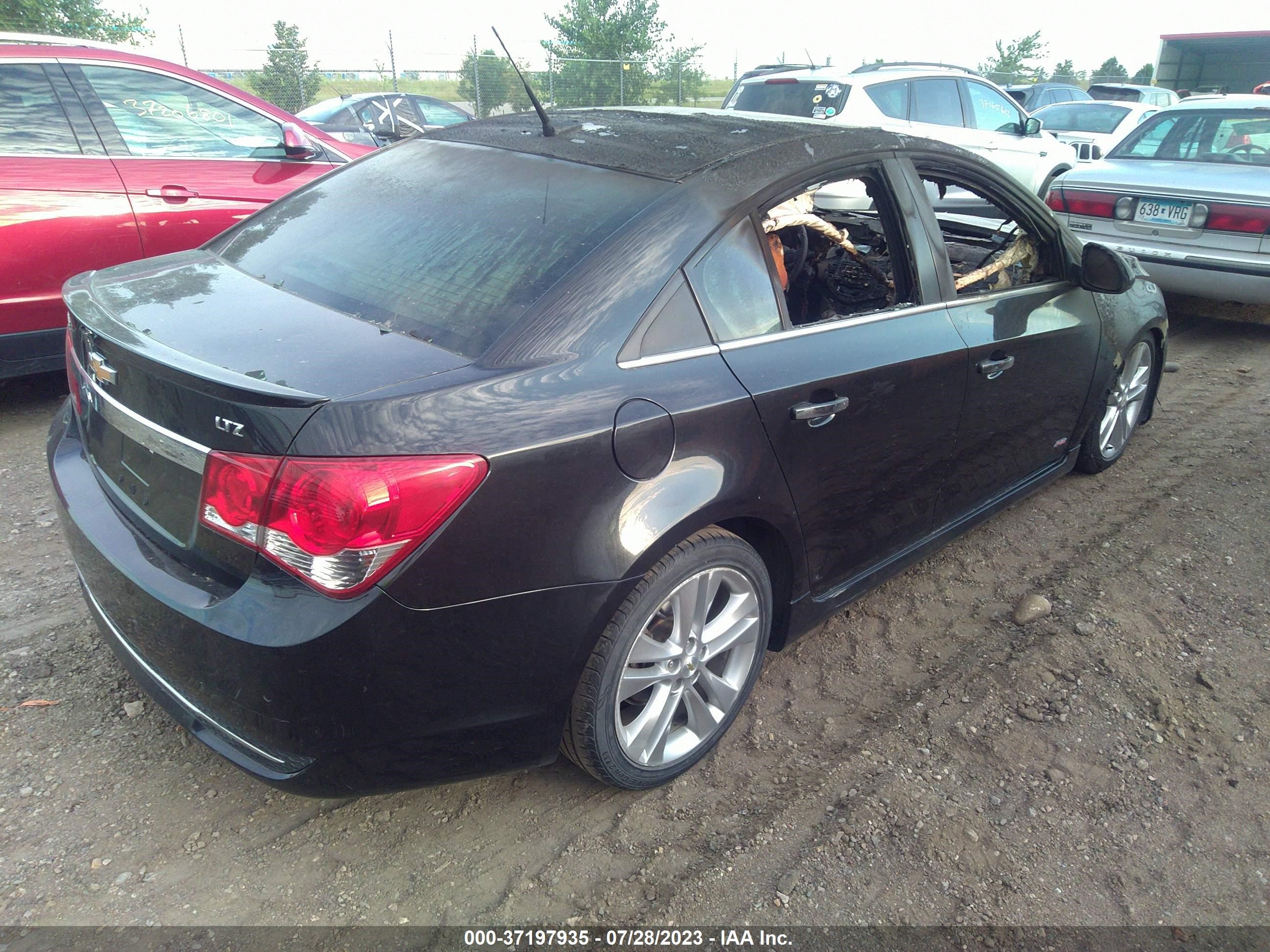 Photo 3 VIN: 1G1PH5S92B7205337 - CHEVROLET CRUZE 