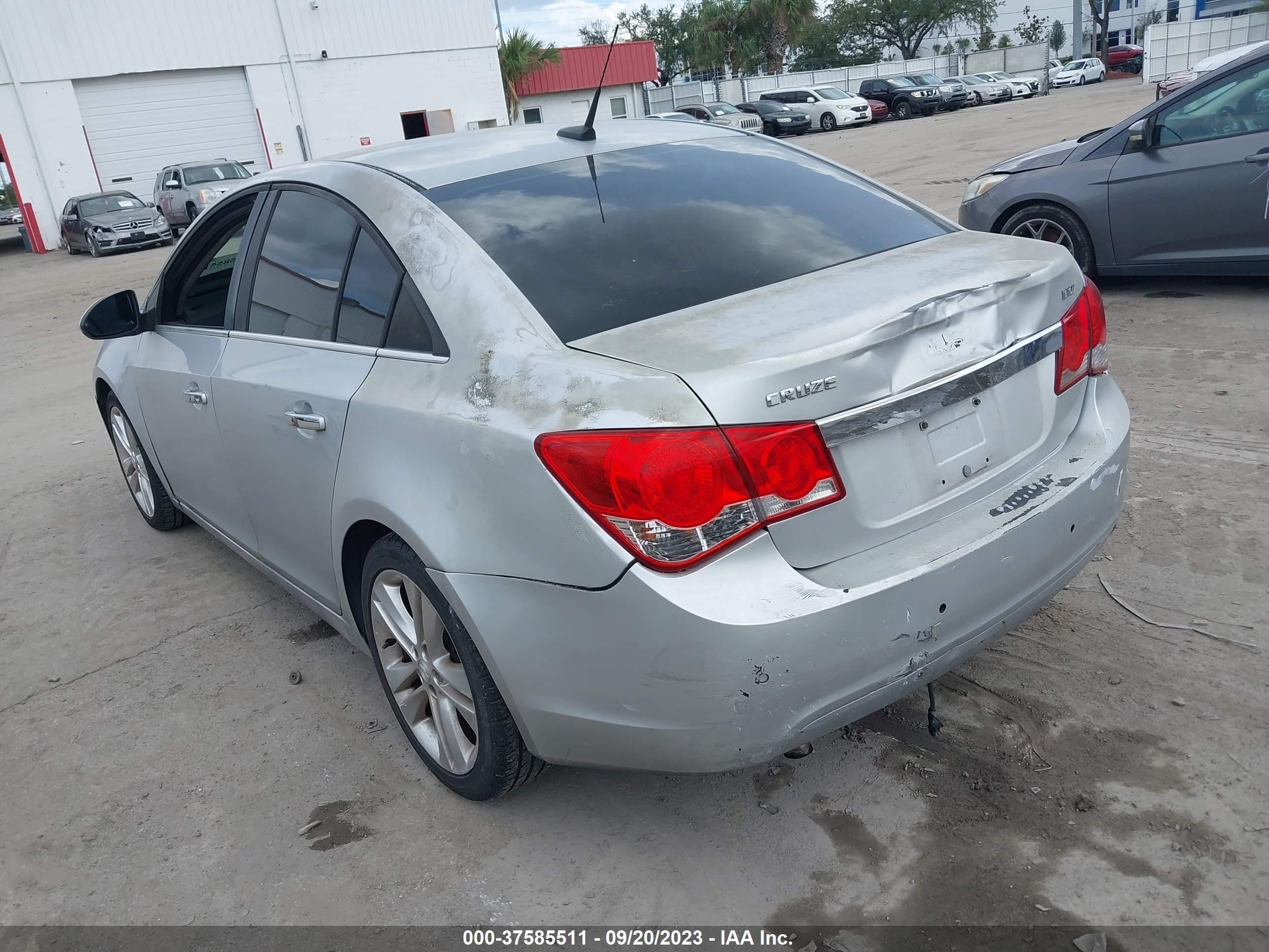 Photo 2 VIN: 1G1PH5SC2C7257435 - CHEVROLET CRUZE 