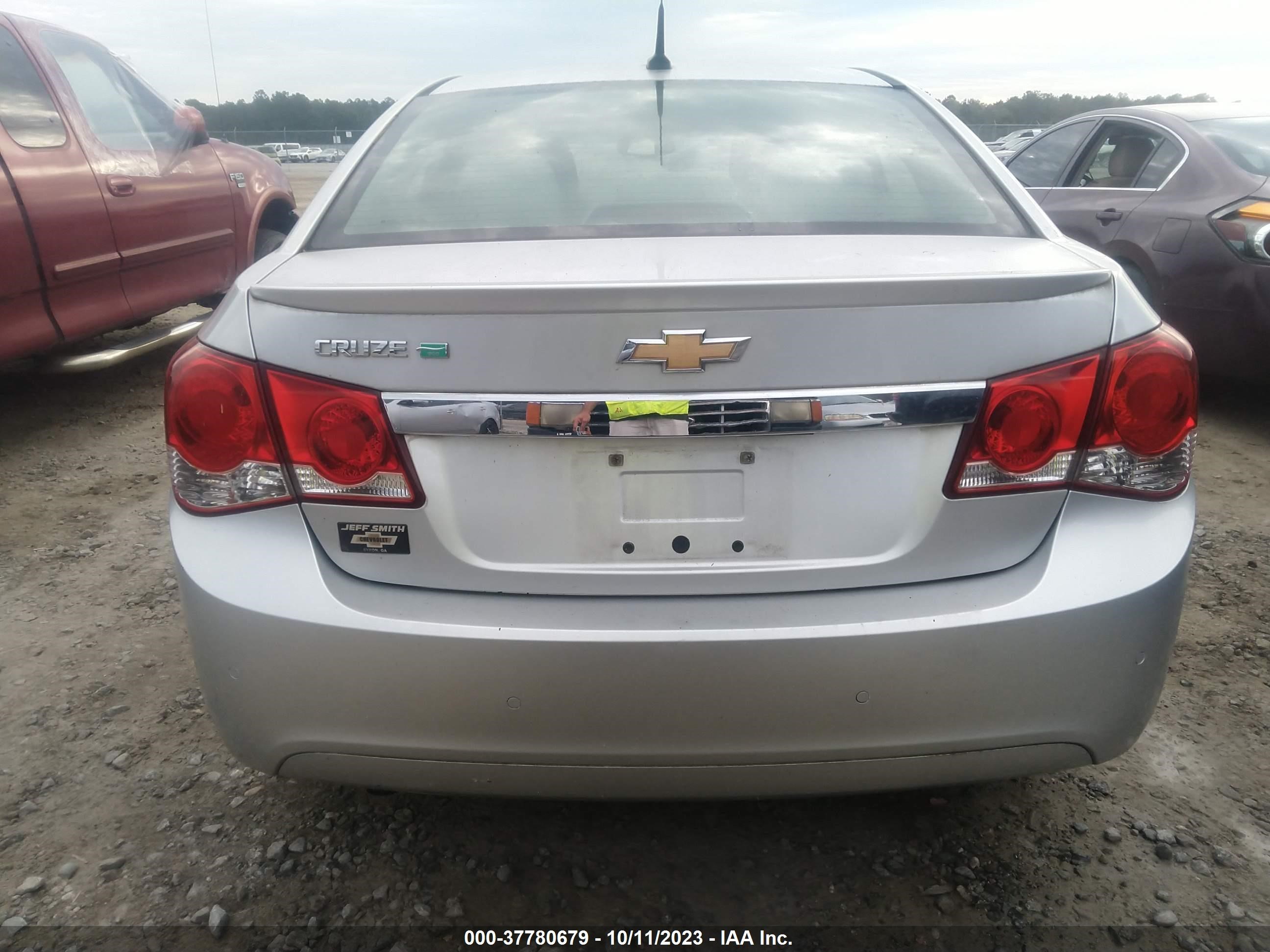 Photo 5 VIN: 1G1PJ5S9XB7303679 - CHEVROLET CRUZE 