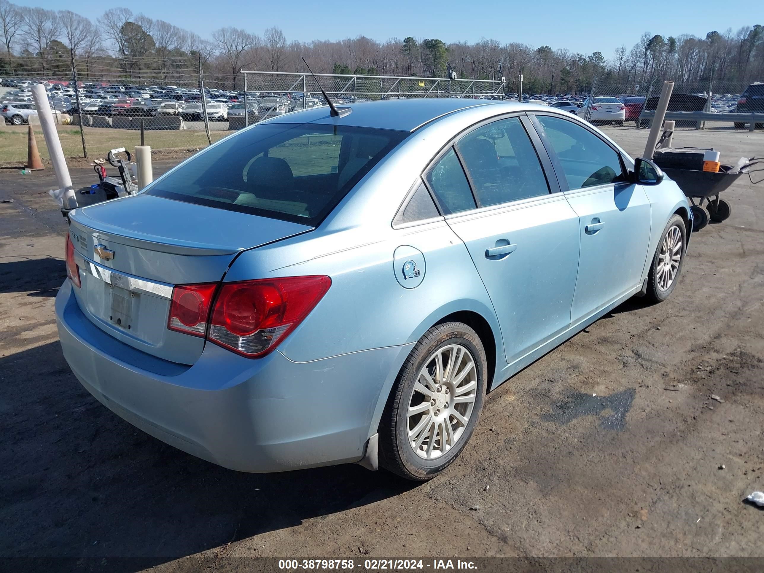 Photo 3 VIN: 1G1PJ5SC0C7148458 - CHEVROLET CRUZE 