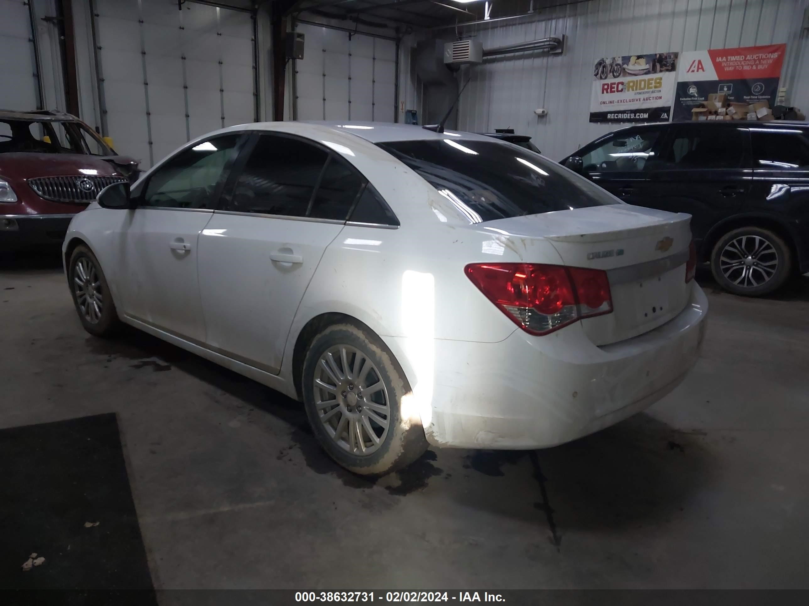 Photo 2 VIN: 1G1PJ5SCXC7301931 - CHEVROLET CRUZE 