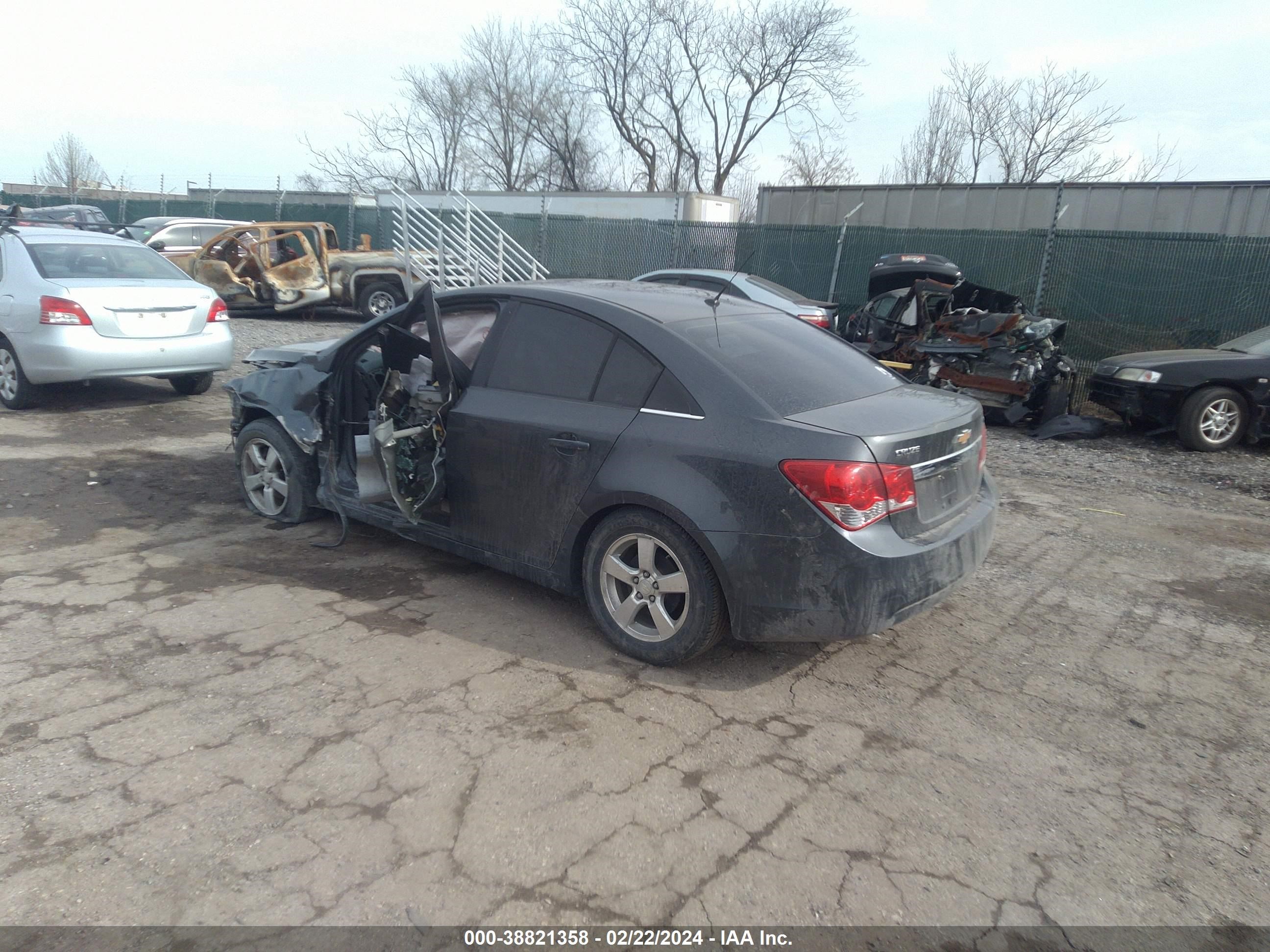 Photo 2 VIN: 1G1PK5SB7D7118363 - CHEVROLET CRUZE 