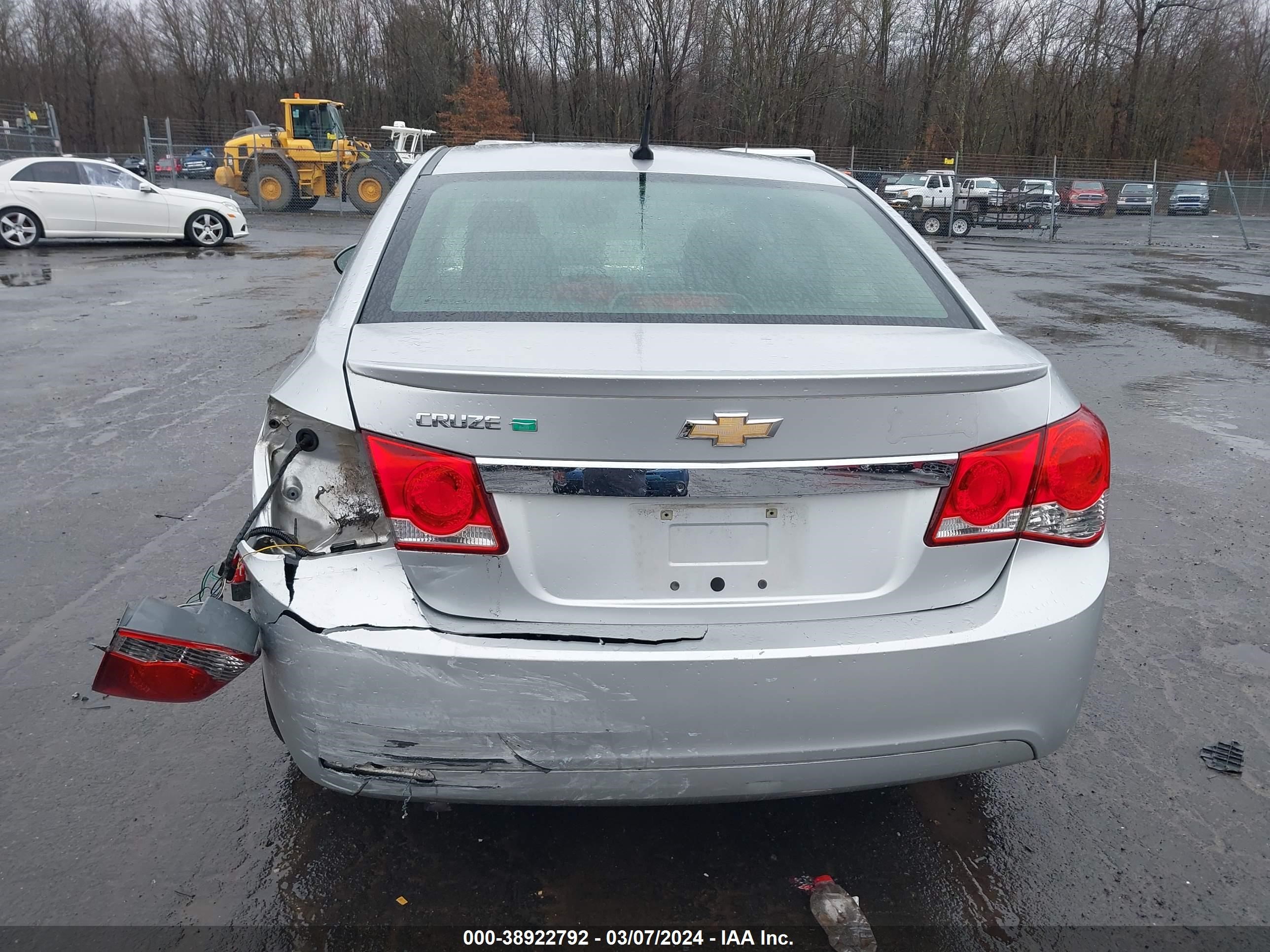 Photo 15 VIN: 1G1PK5SC5C7106381 - CHEVROLET CRUZE 