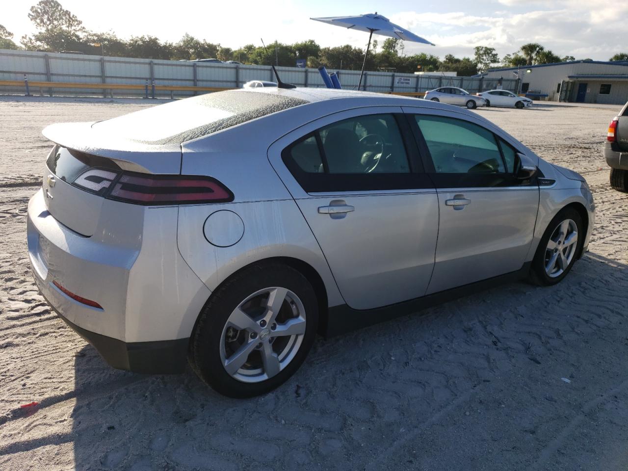 Photo 2 VIN: 1G1RB6E40DU103104 - CHEVROLET VOLT 