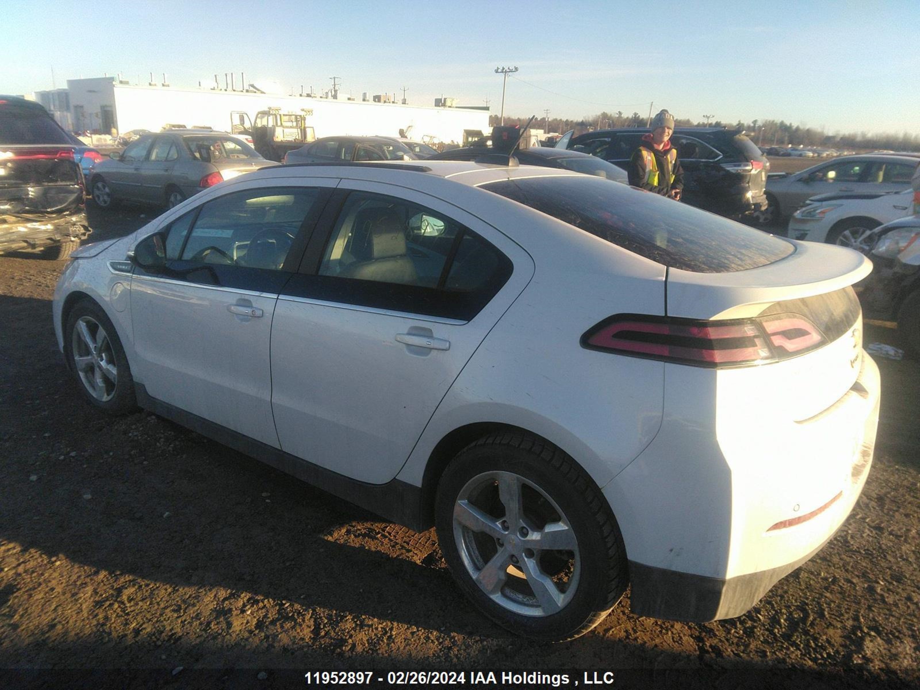 Photo 2 VIN: 1G1RB6E40FU113537 - CHEVROLET VOLT 