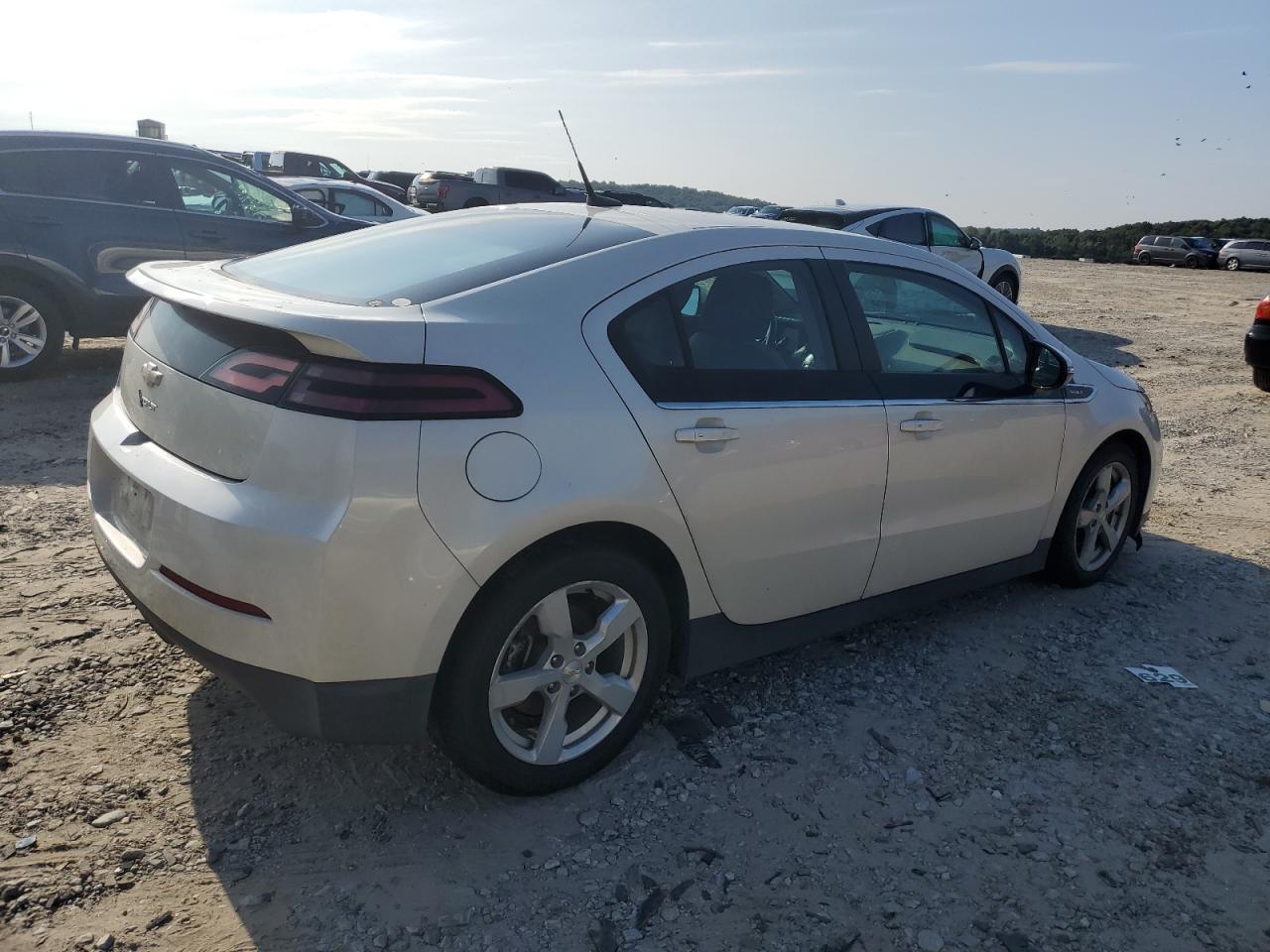 Photo 2 VIN: 1G1RB6E44DU132797 - CHEVROLET VOLT 