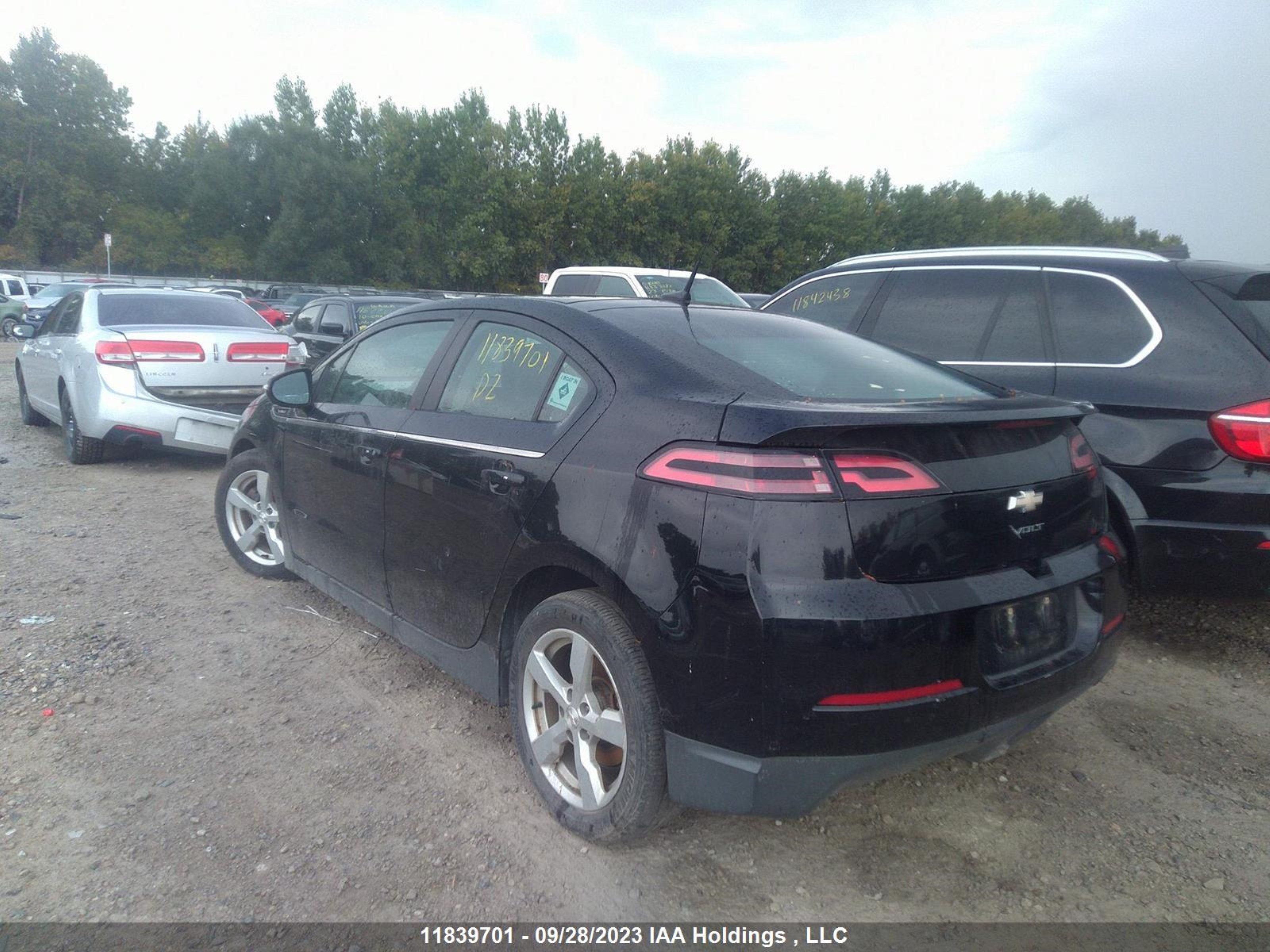 Photo 2 VIN: 1G1RB6E45DU136129 - CHEVROLET VOLT 