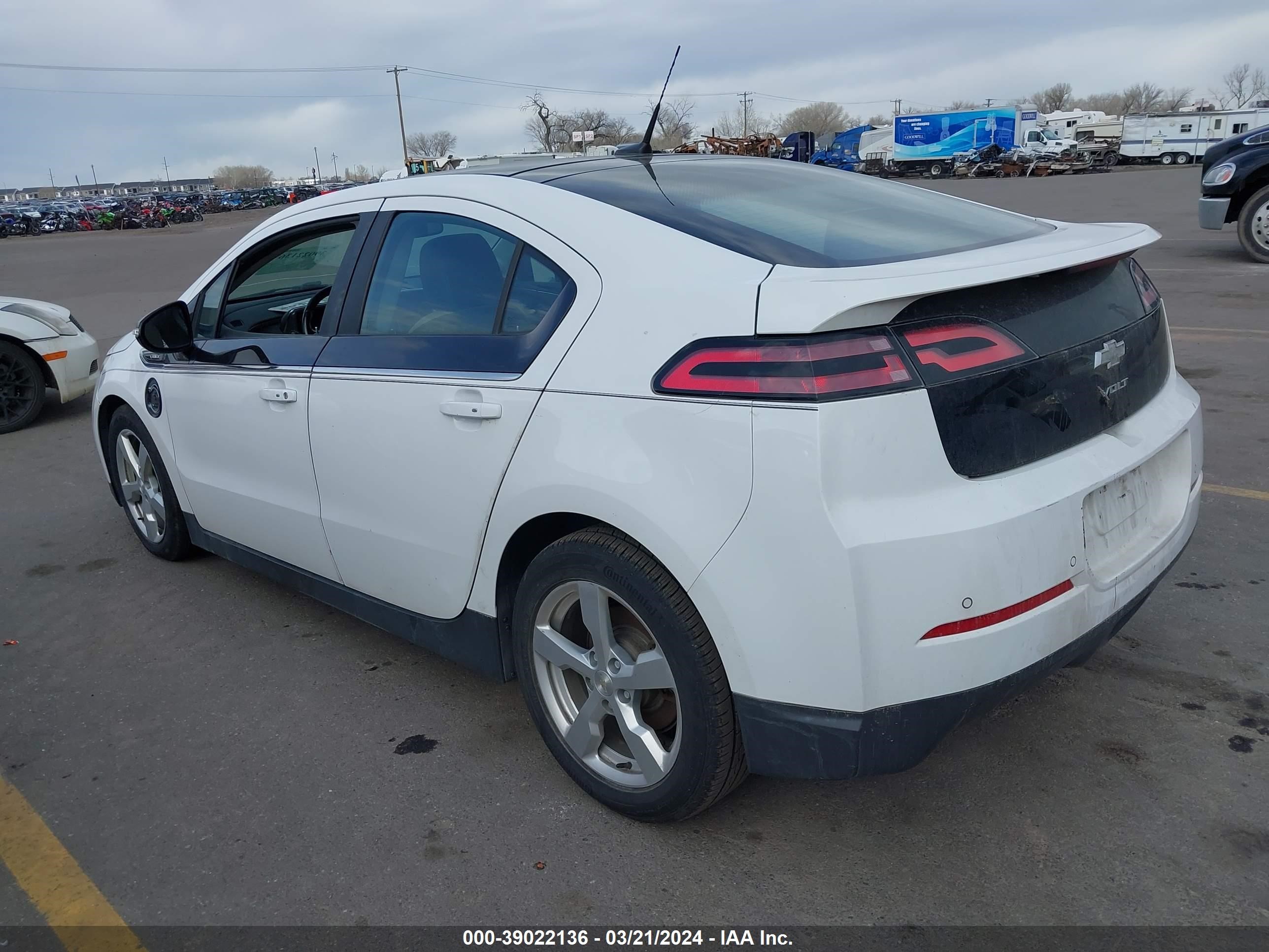 Photo 2 VIN: 1G1RB6E4XCU127313 - CHEVROLET VOLT 