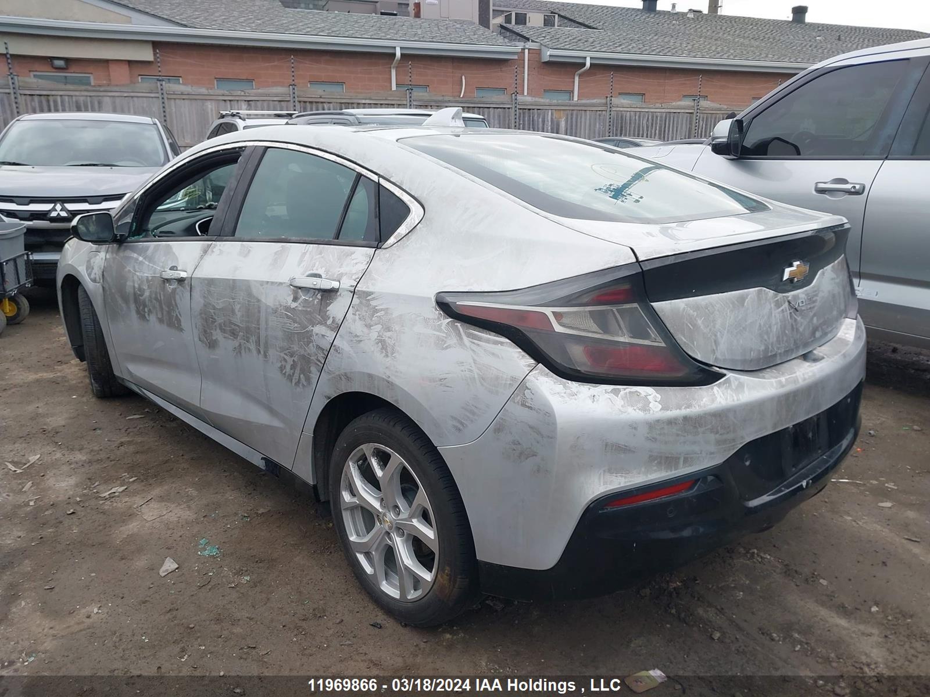 Photo 2 VIN: 1G1RB6S51JU121507 - CHEVROLET VOLT 