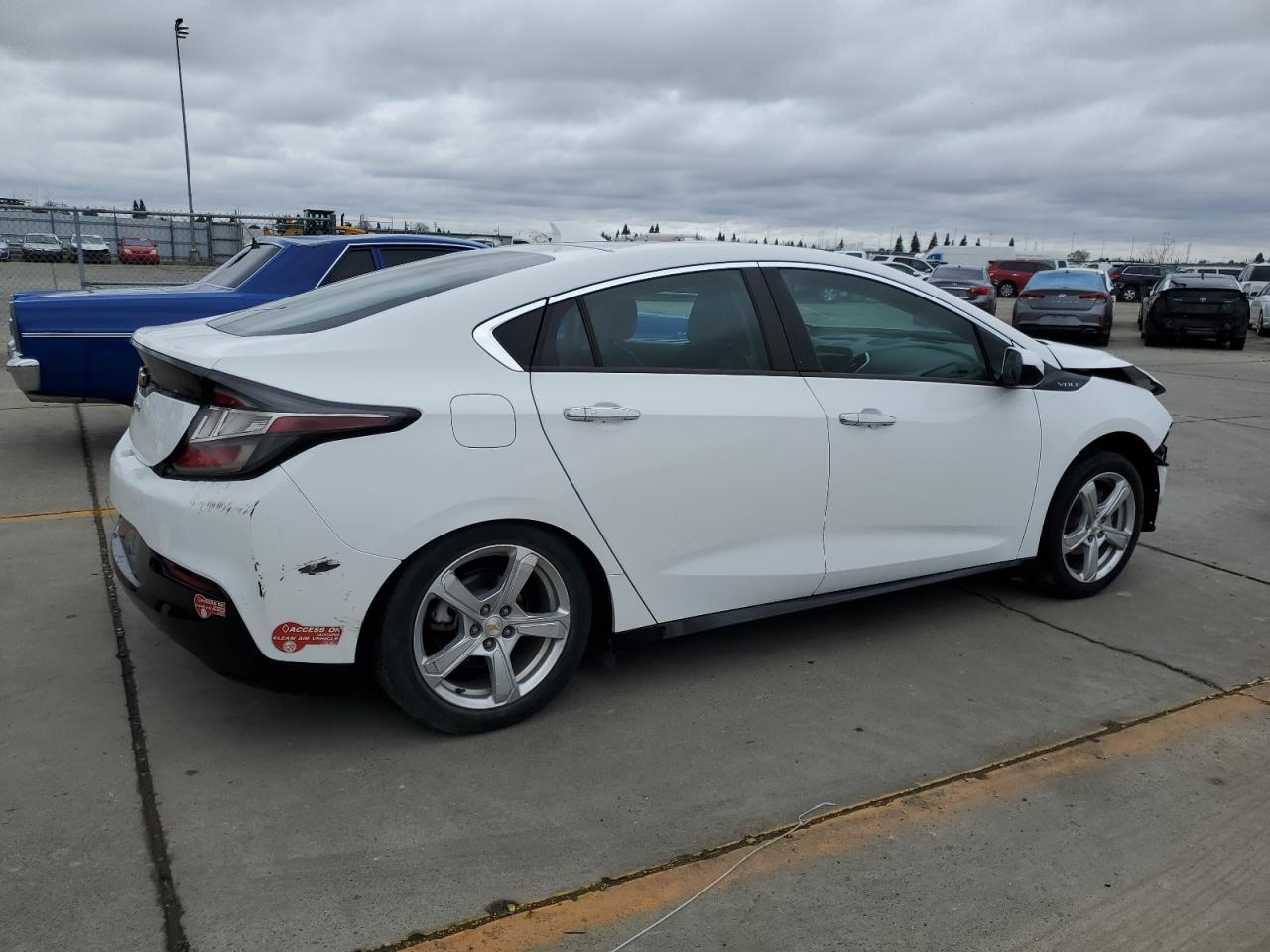 Photo 2 VIN: 1G1RC6S53HU177973 - CHEVROLET VOLT 