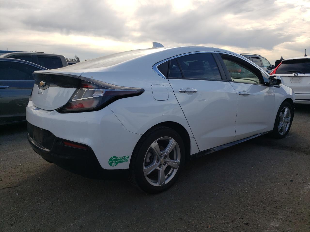 Photo 2 VIN: 1G1RC6S58HU126839 - CHEVROLET VOLT 