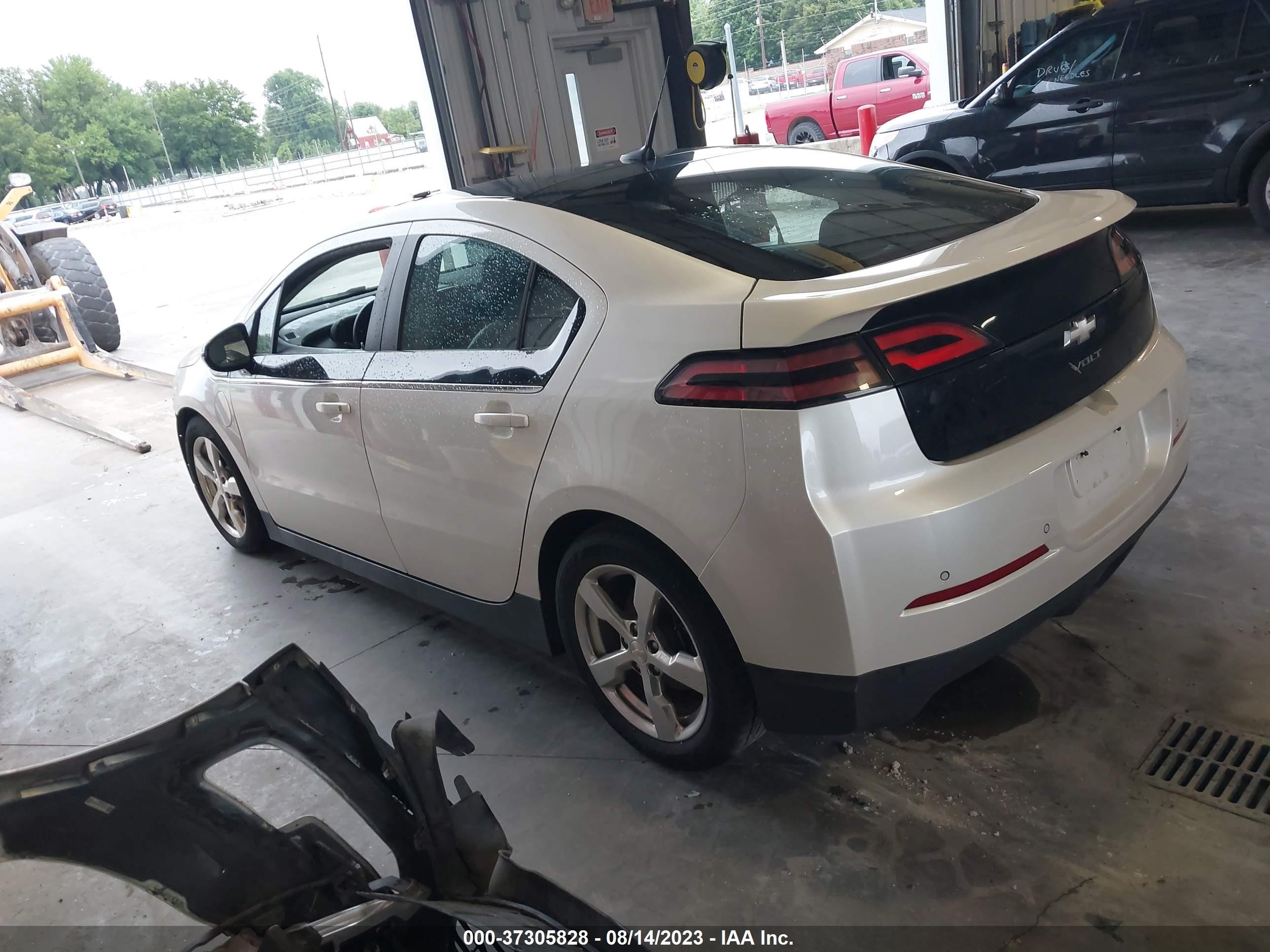 Photo 2 VIN: 1G1RD6E44BU102982 - CHEVROLET VOLT 