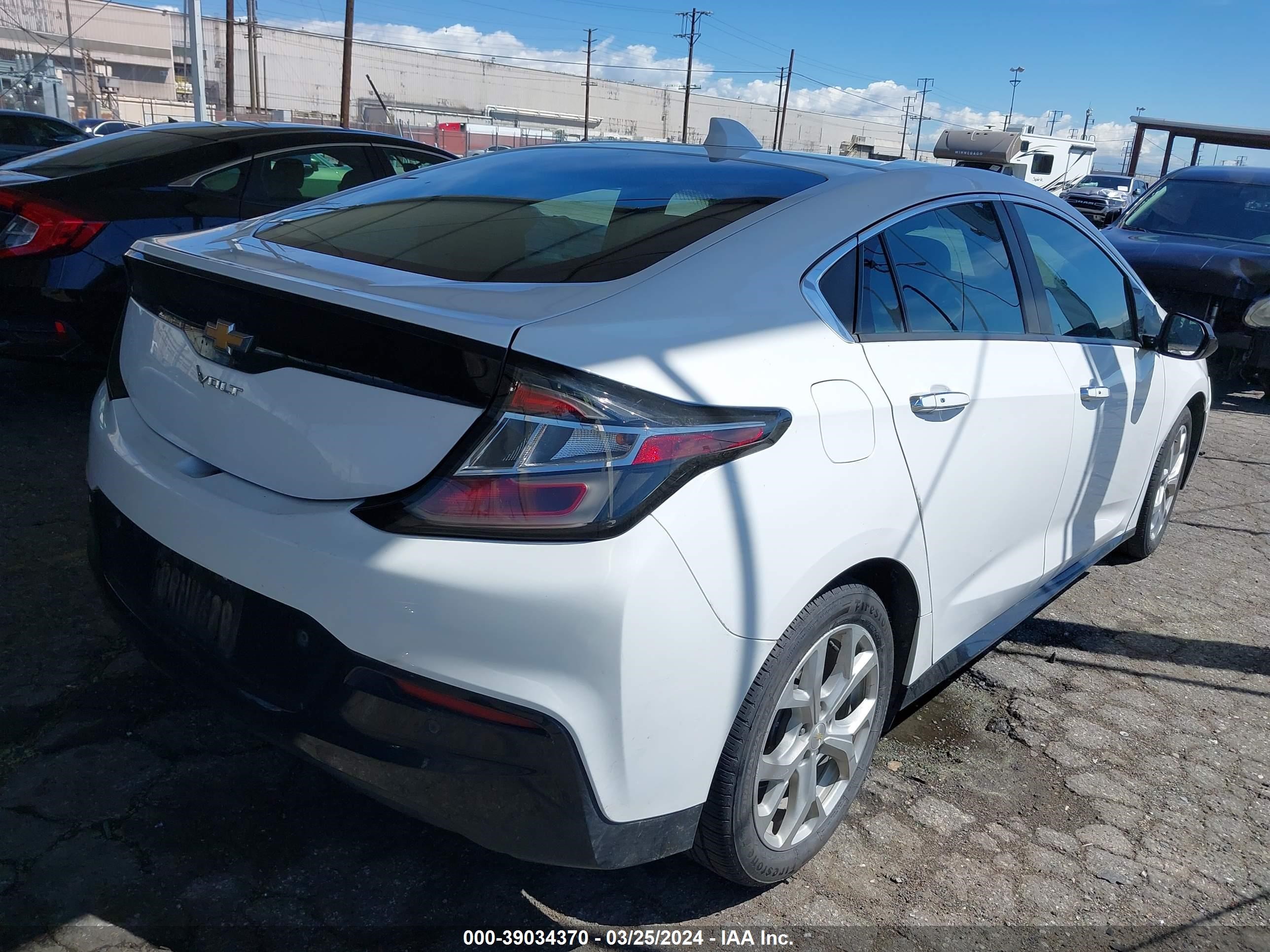 Photo 3 VIN: 1G1RD6S52HU120550 - CHEVROLET VOLT 