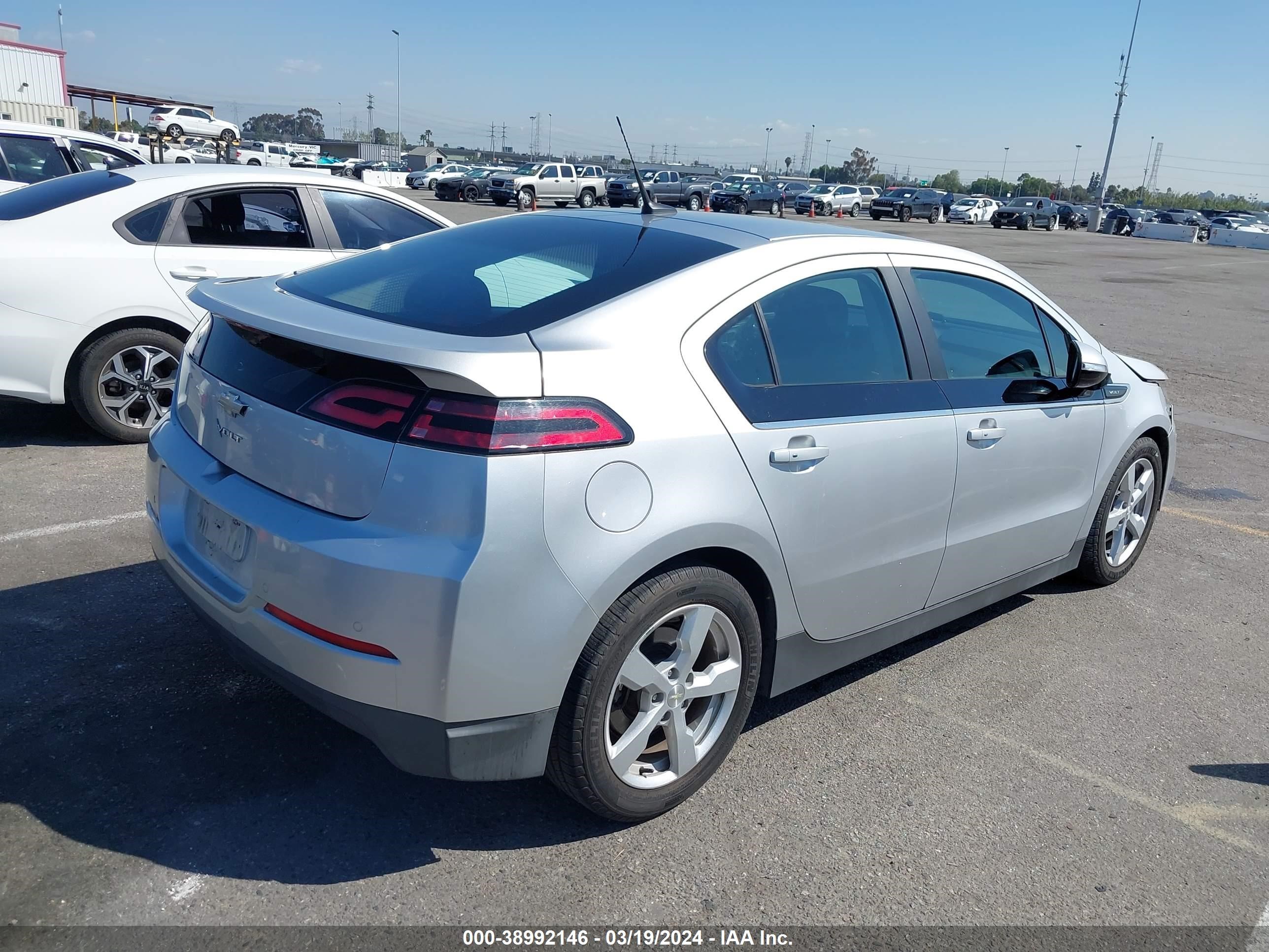 Photo 3 VIN: 1G1RG6E45EU146288 - CHEVROLET VOLT 