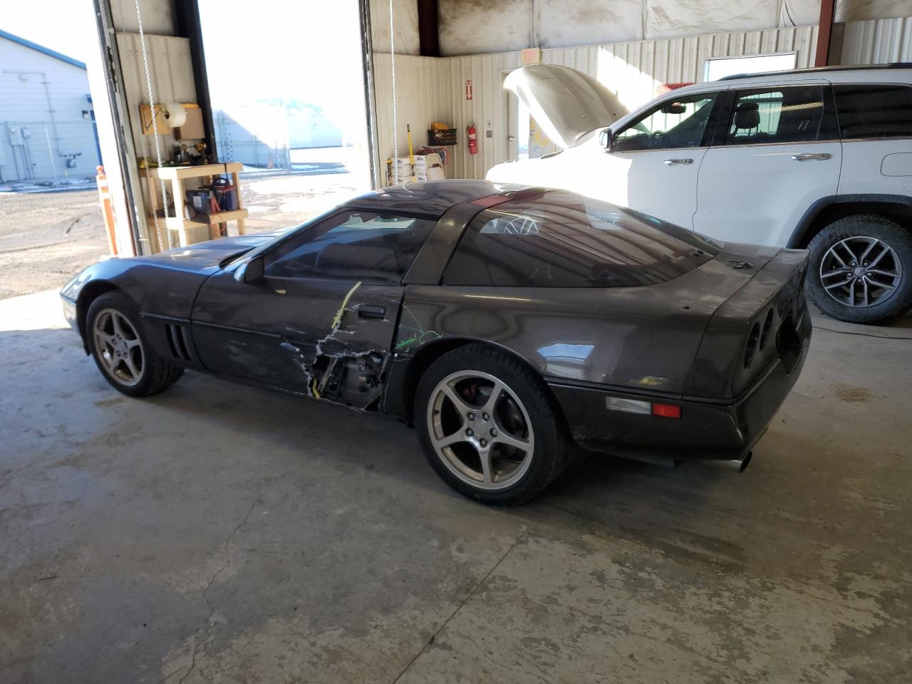 Photo 1 VIN: 1G1YY2183K5113192 - CHEVROLET CORVETTE 