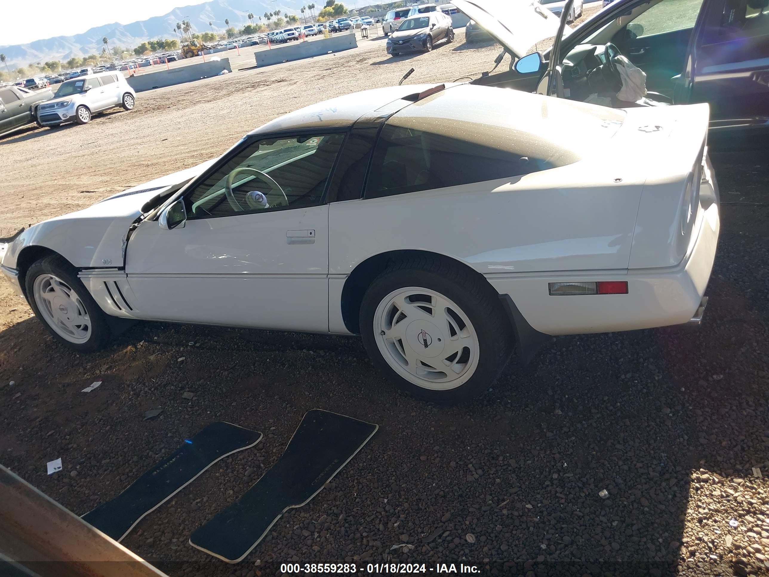 Photo 13 VIN: 1G1YY2187J5111928 - CHEVROLET CORVETTE 