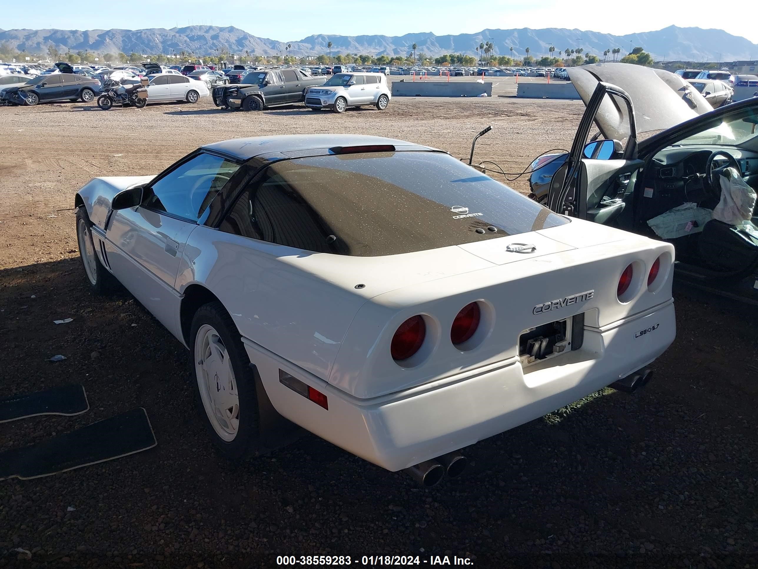 Photo 2 VIN: 1G1YY2187J5111928 - CHEVROLET CORVETTE 