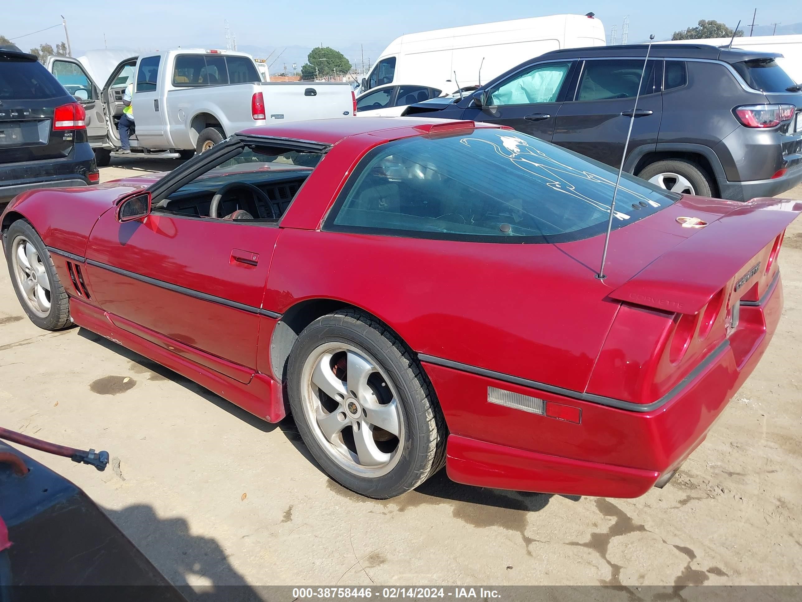 Photo 2 VIN: 1G1YY2188J5103630 - CHEVROLET CORVETTE 