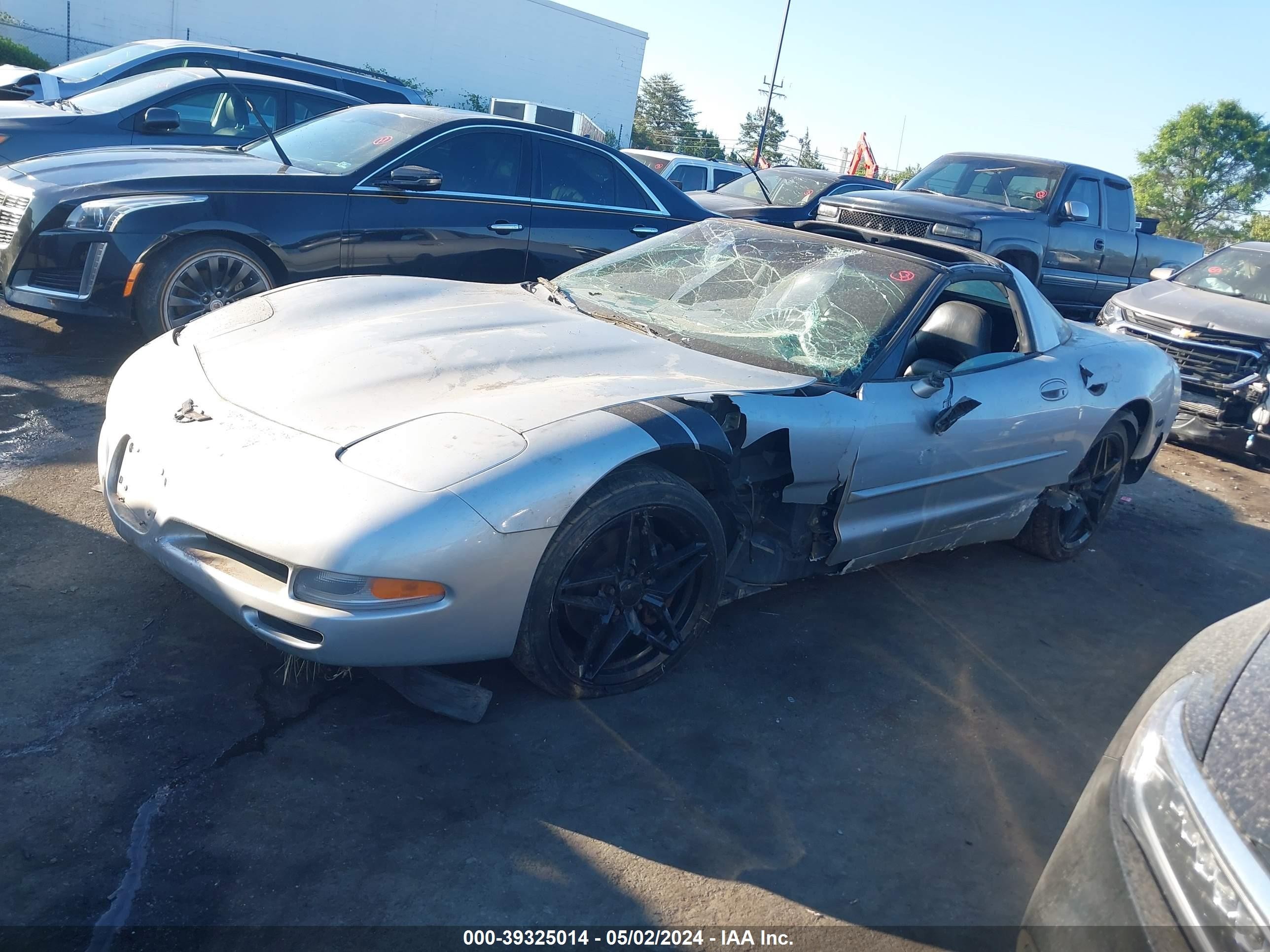 Photo 1 VIN: 1G1YY22G3X5107339 - CHEVROLET CORVETTE 