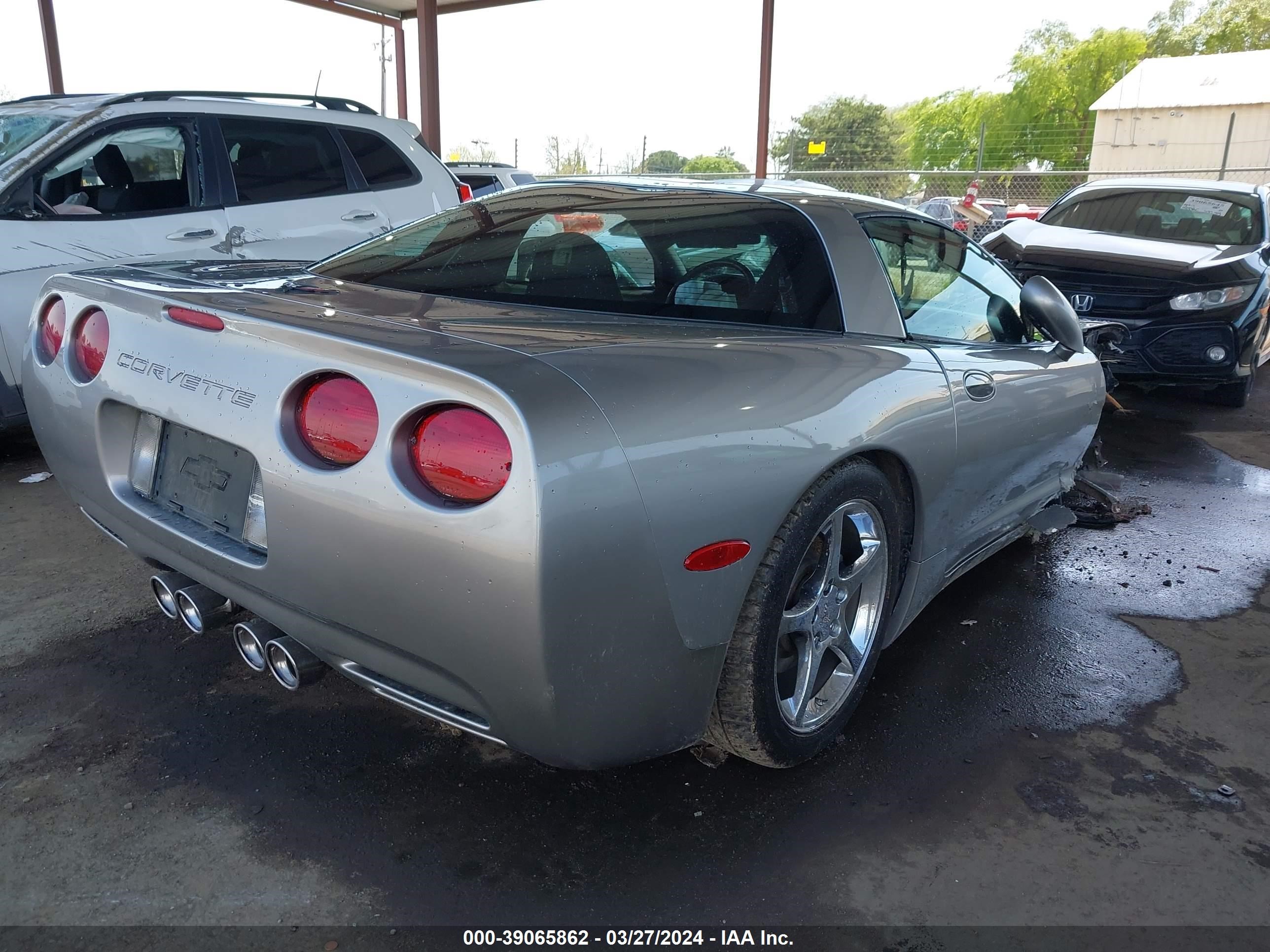 Photo 3 VIN: 1G1YY22G815101768 - CHEVROLET CORVETTE 